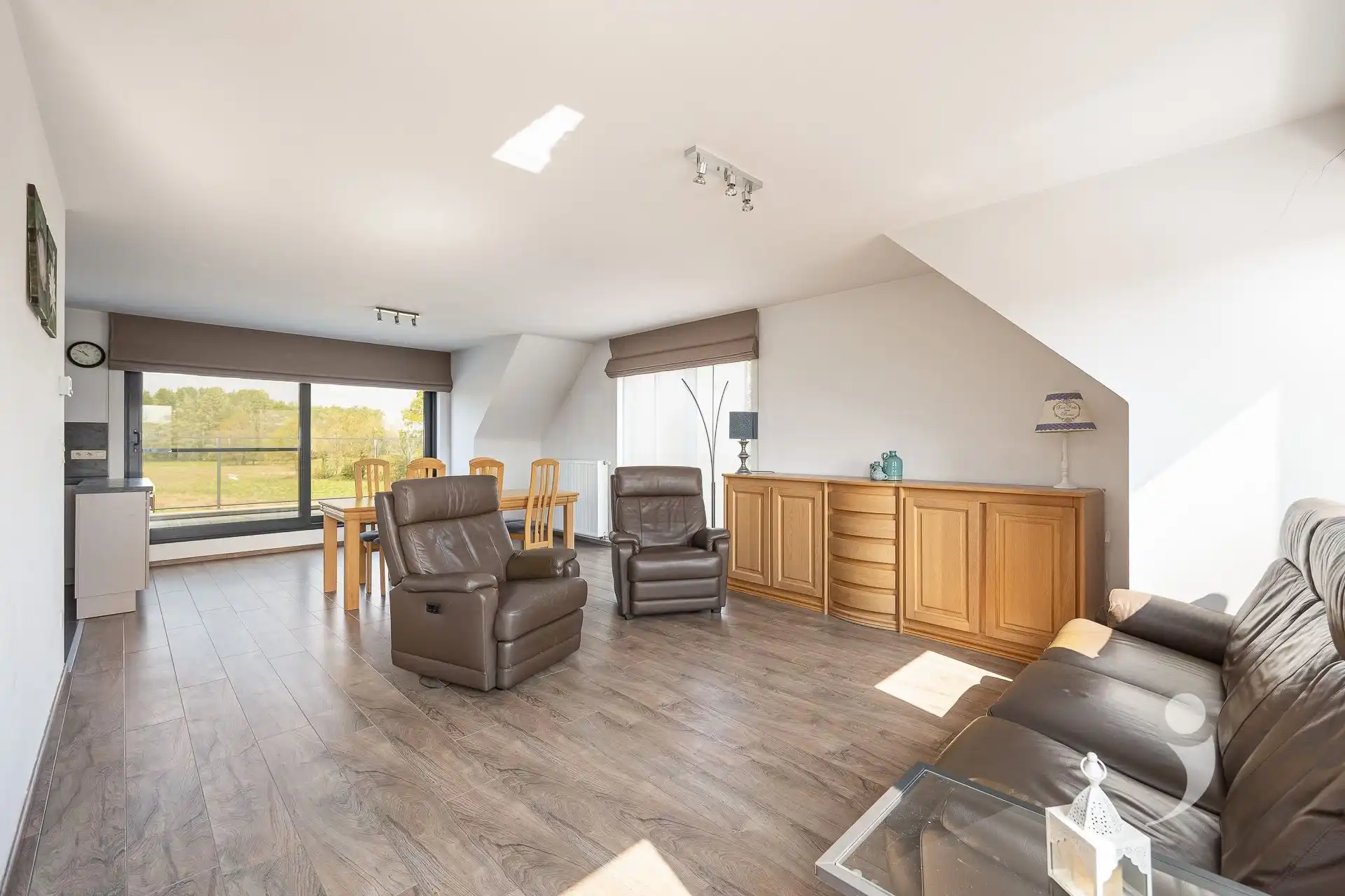 Ruim appartement op een toplocatie!  foto 4