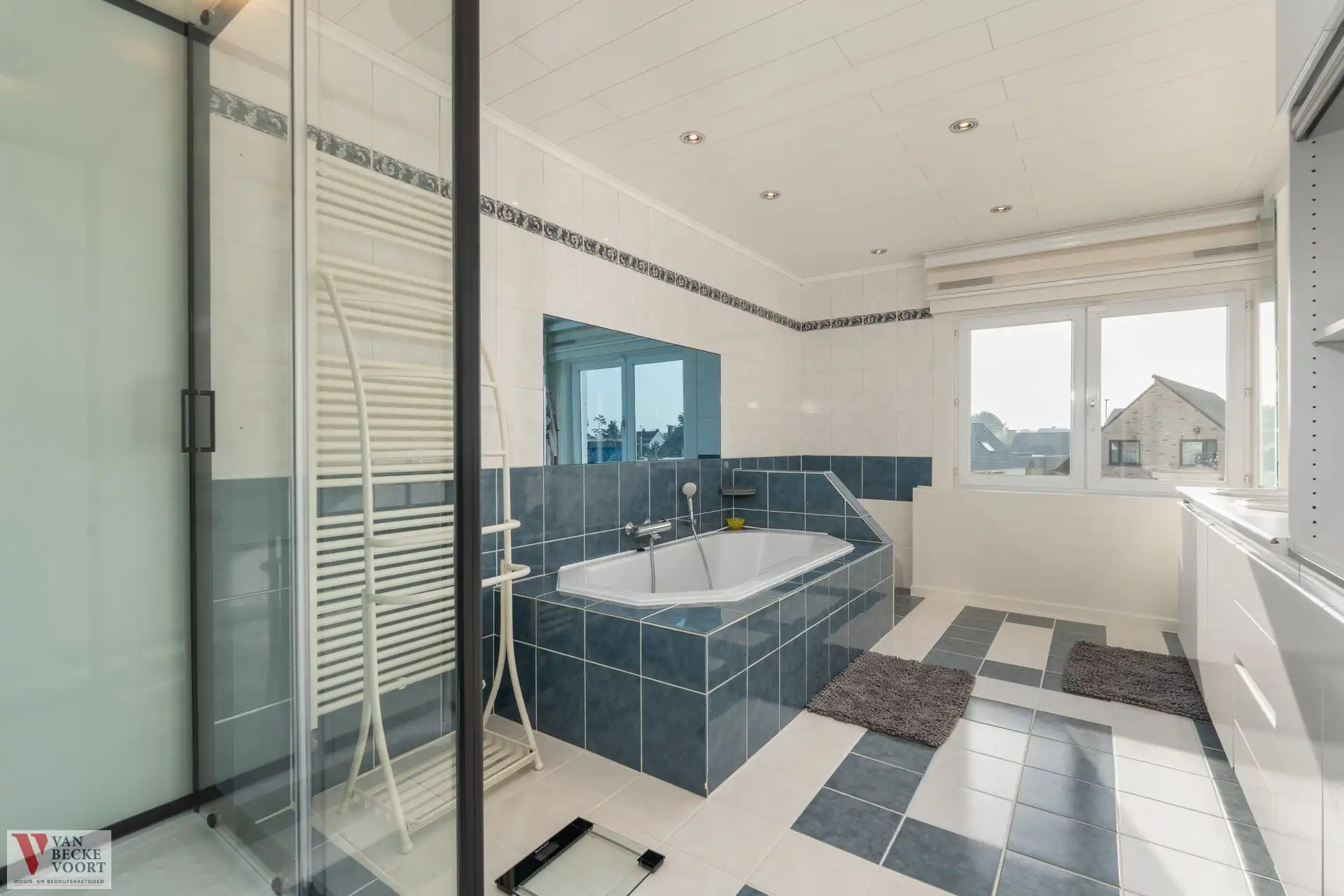 Huis aan invalsweg Oostende foto 17