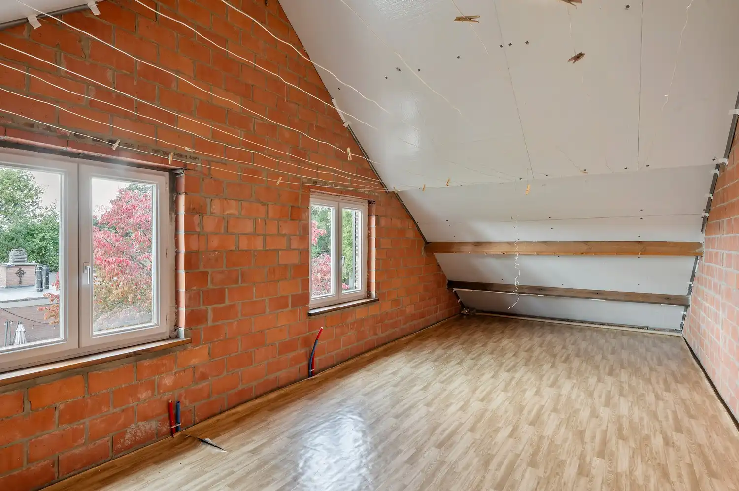 Ruime woning | 6 slpks | grote tuin foto 25