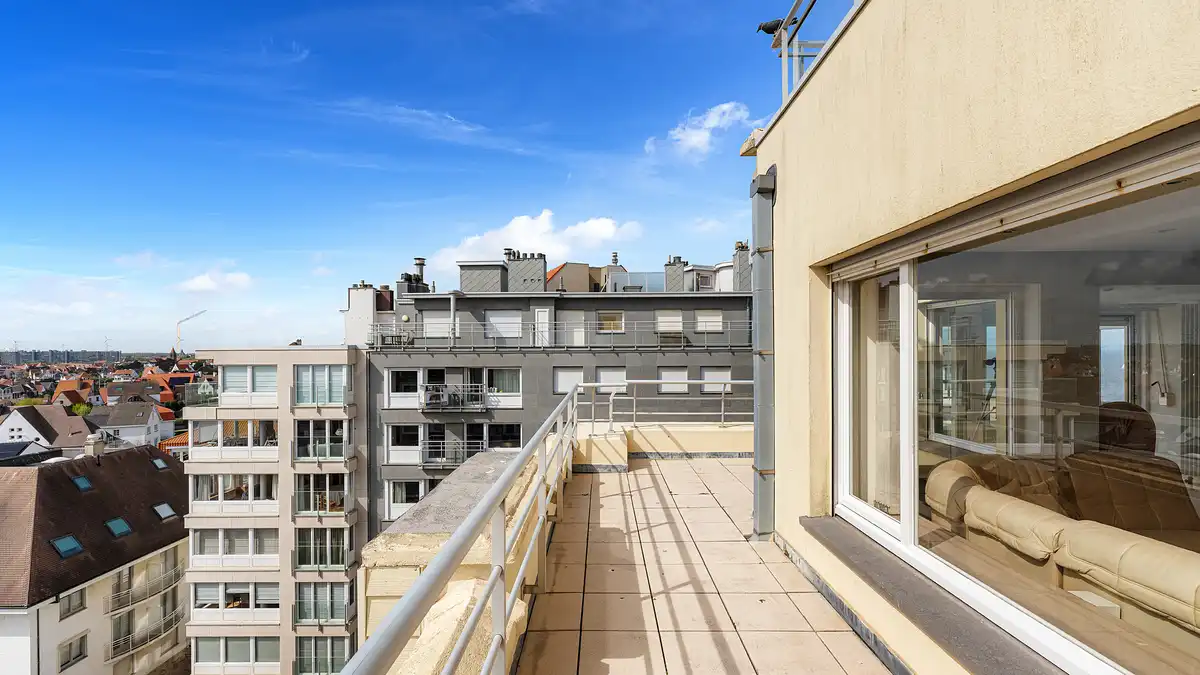 Appartement met veel potentieel: zon, zeezicht en rust foto 13