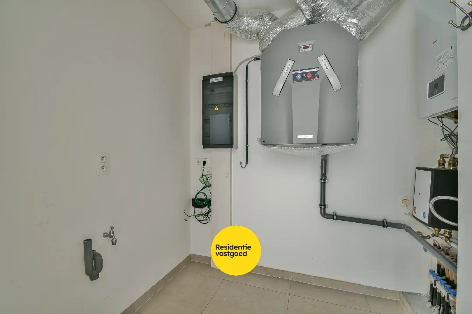 Prachtige assistentiewoning in hartje Aartrijke foto 5