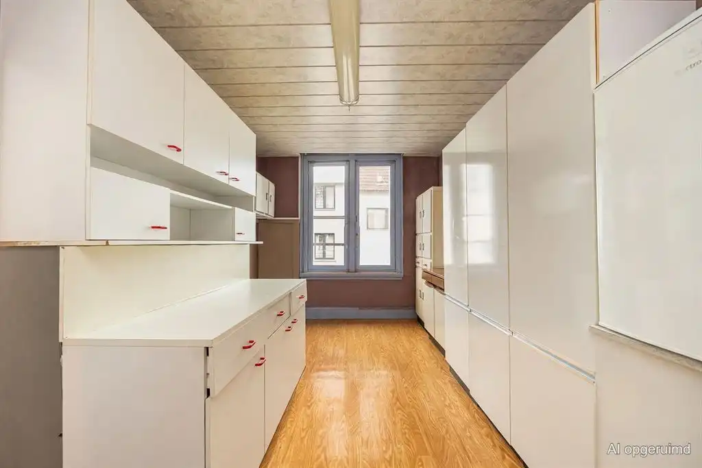 Unieke neogotische pastoriewoningl van ca. 412 m² met kapel foto 19
