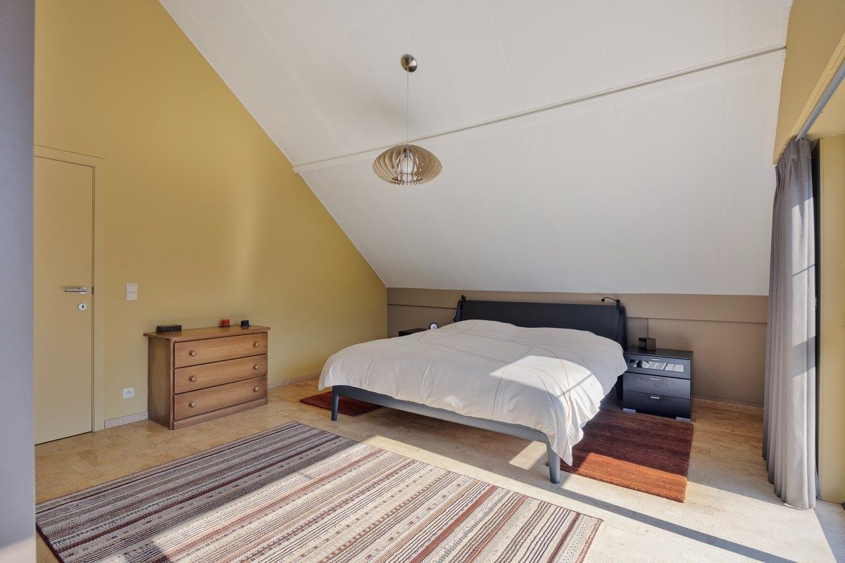 Goed onderhouden ruim ingedeelde woning op 11.725 m². foto 22