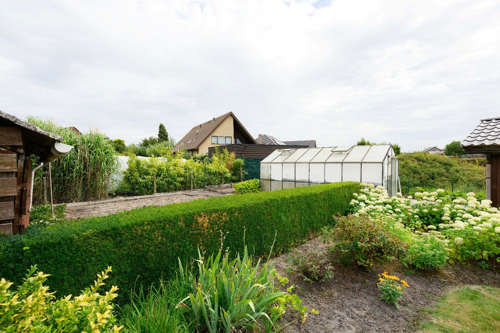PERFECT GELEGEN ALLEENSTAANDE VILLA MET TUIN EN GARAGE OP 1.032 m² foto 22