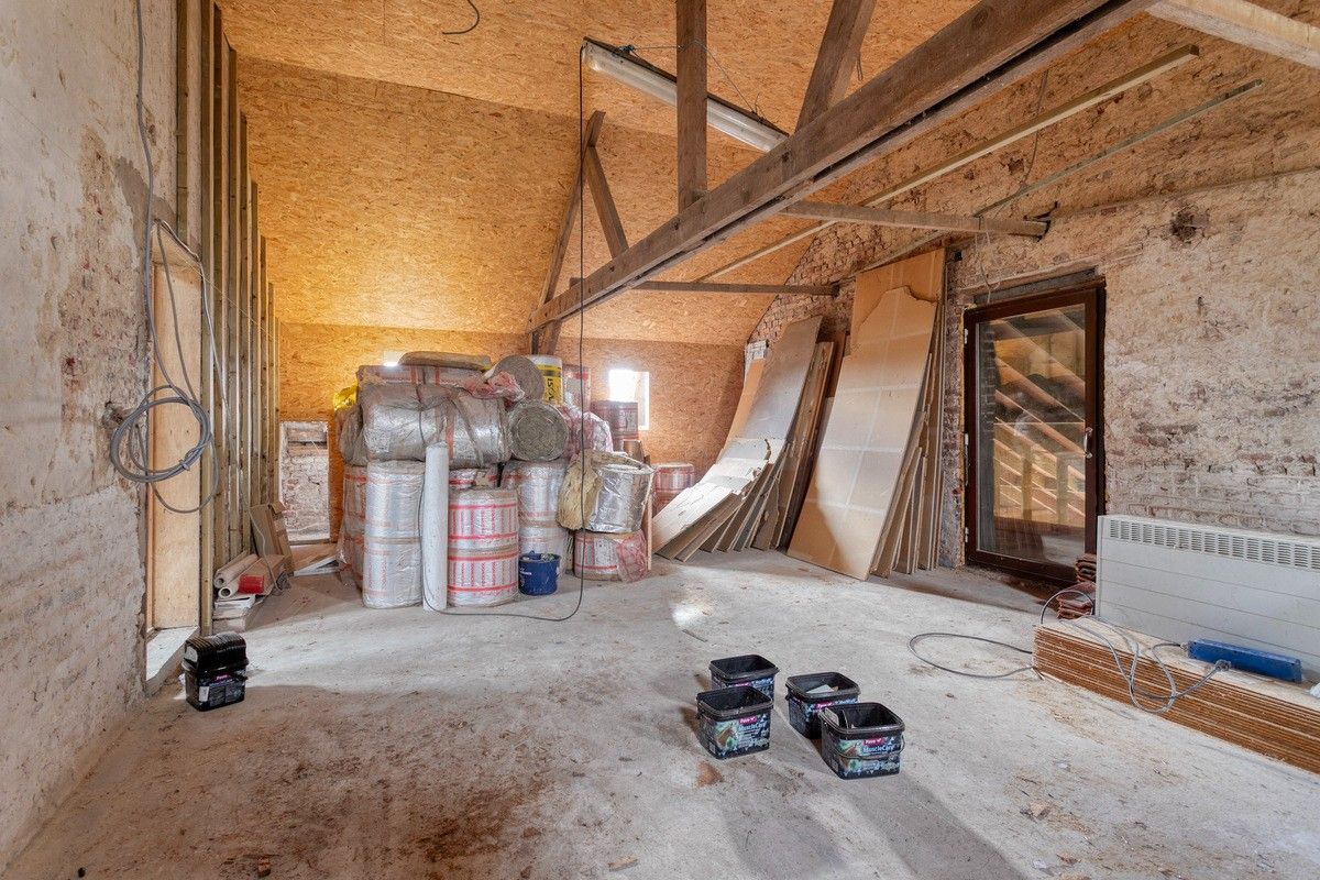 Ruime instapklare hoeve met diverse bijgebouwen foto 14