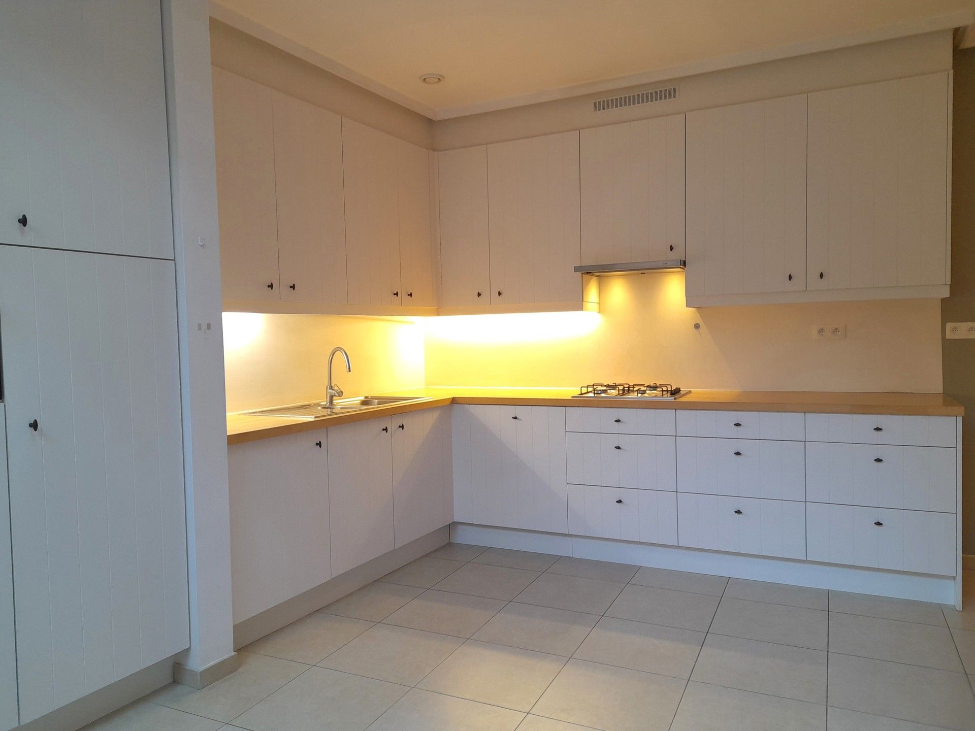 Gelijkvloers appartement / ruimte vrij beroep in hartje Lier foto 9