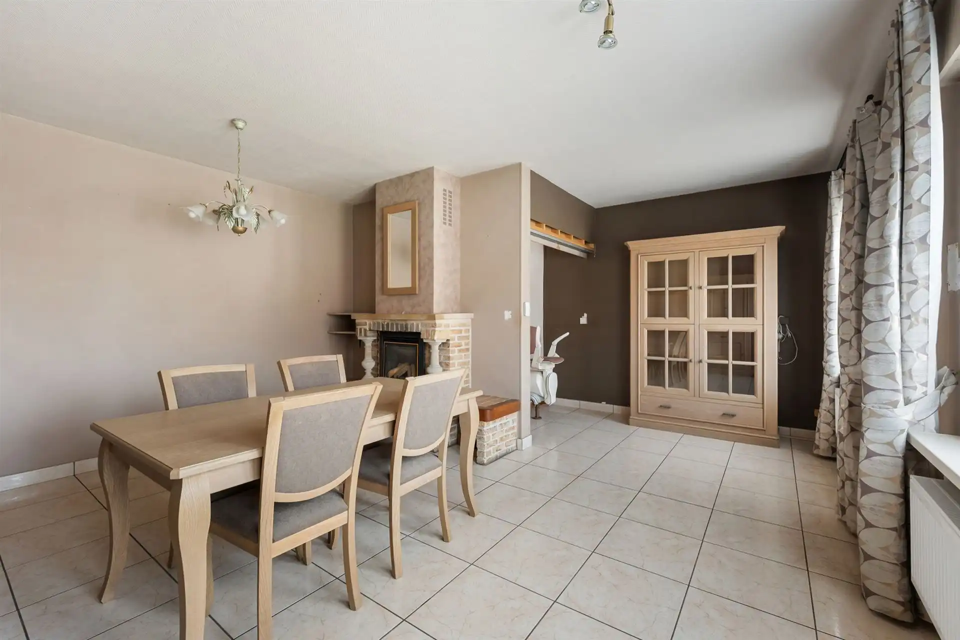 Ruime instapklare woning met 4 slpk, garage en tuin in Heule foto 14