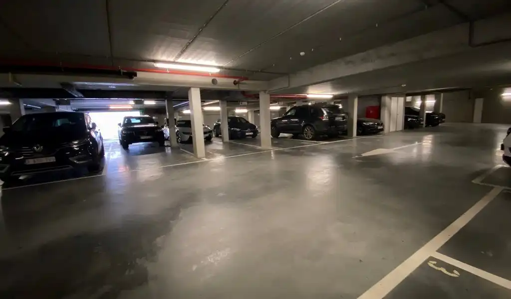 Instapklare kantoorruimte met terras te huur aan afrit E40 in Sint-Denijs-Westrem  foto 15