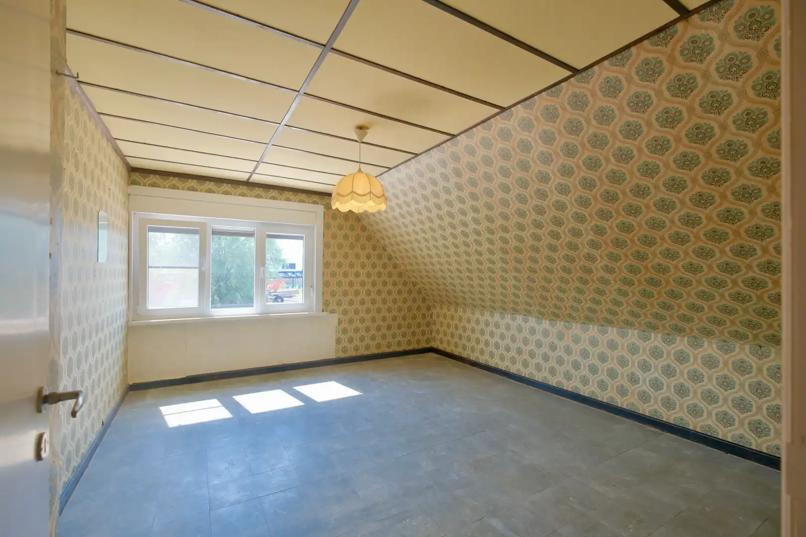 Lichtervelde - Woning met 3 slpks en garage op perceel van 629 m²! foto 10