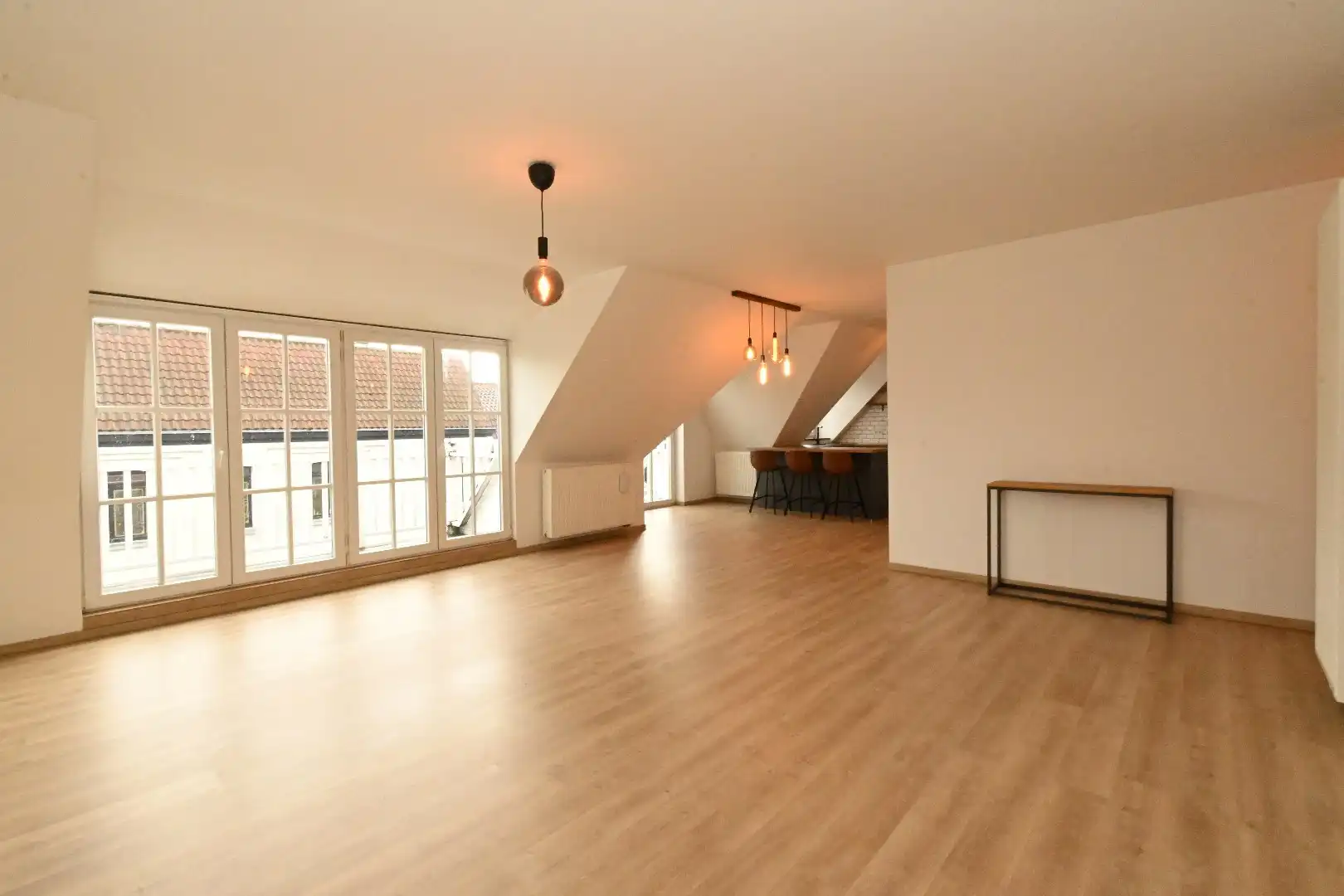 Dakappartement met 2 slaapkamers gelegen dorpskern Knesselare foto 4