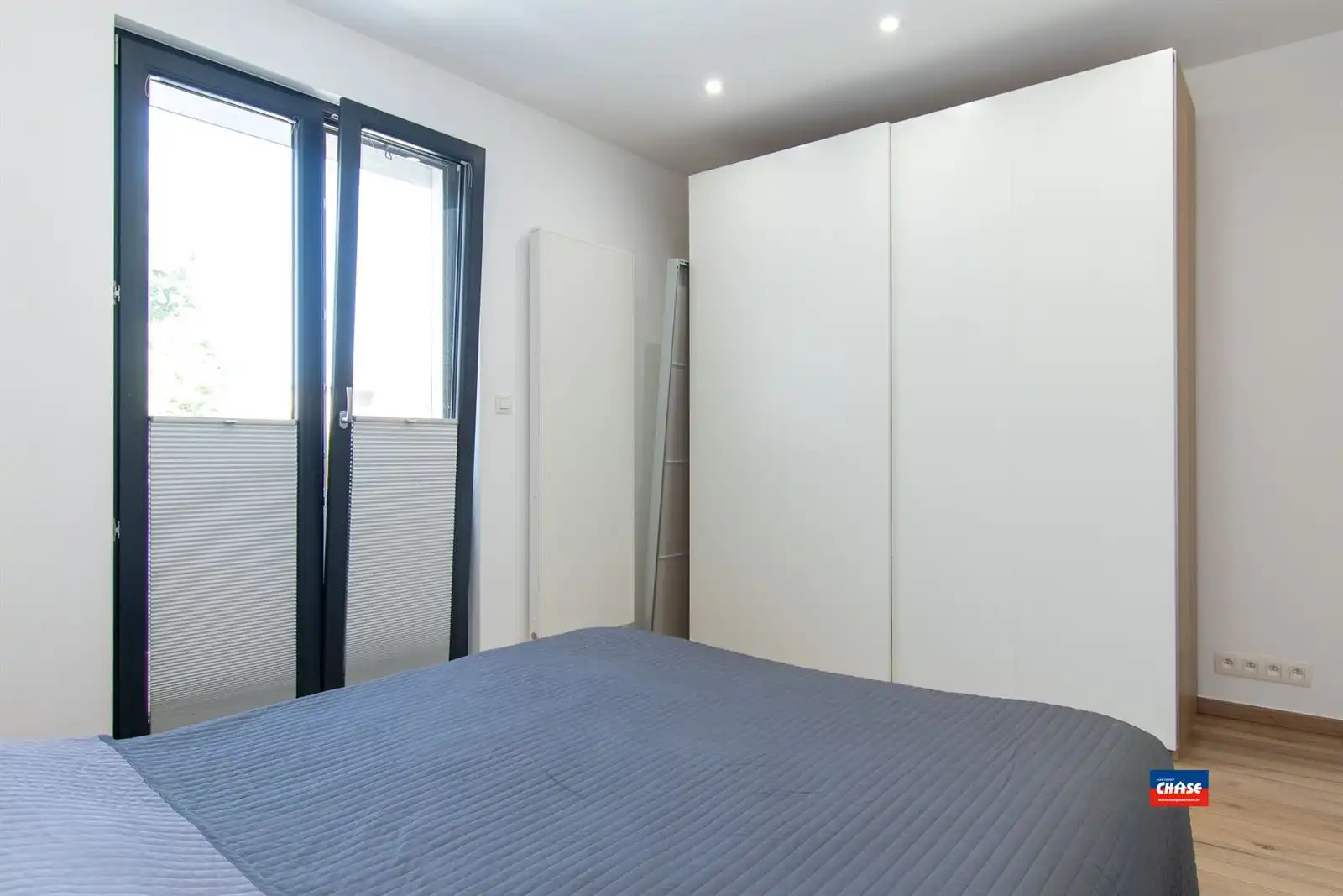 Gerenoveerde woning met terras, drie slaapkamers en garage foto 19