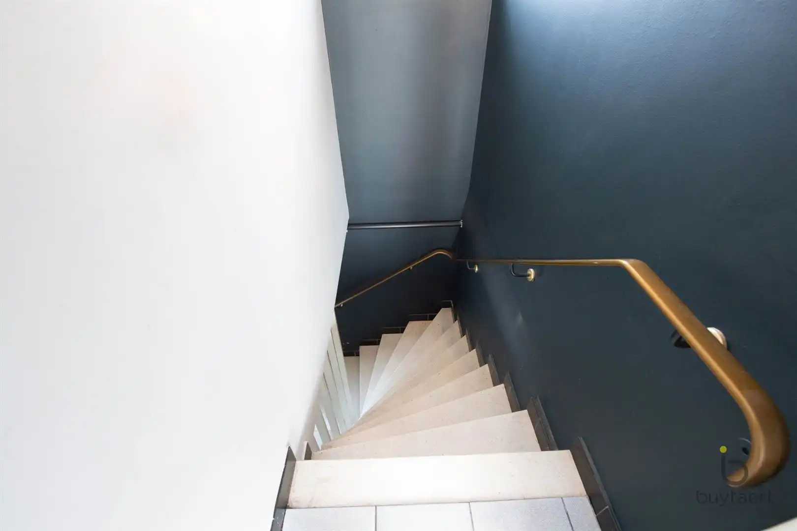 LICHTRIJK WONEN OP DE GRENS VAN SCHILDE EN ZOERSEL: OP TE FRISSEN SPLIT-LEVEL WONING MET TUIN EN ZWEMBAD. foto 20