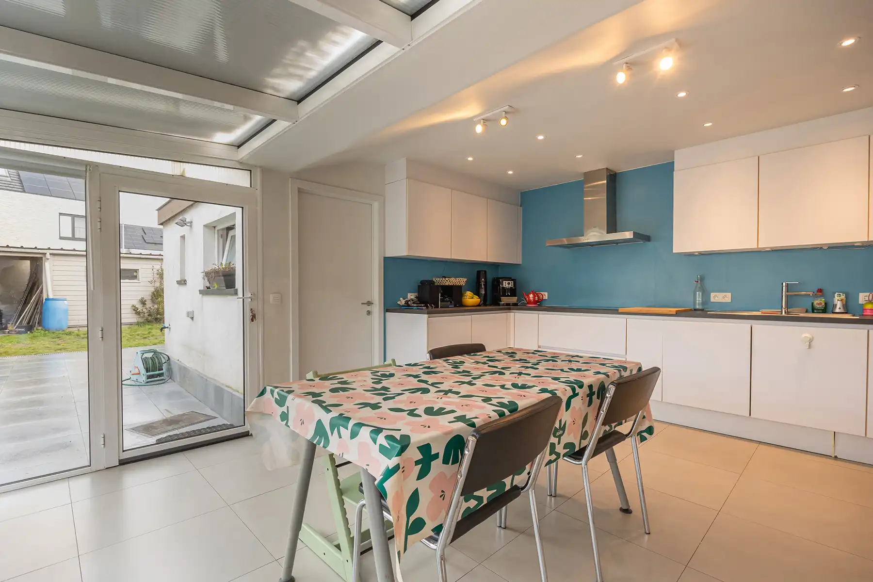 Instapklare open bebouwing in het hart van Kalken foto 7