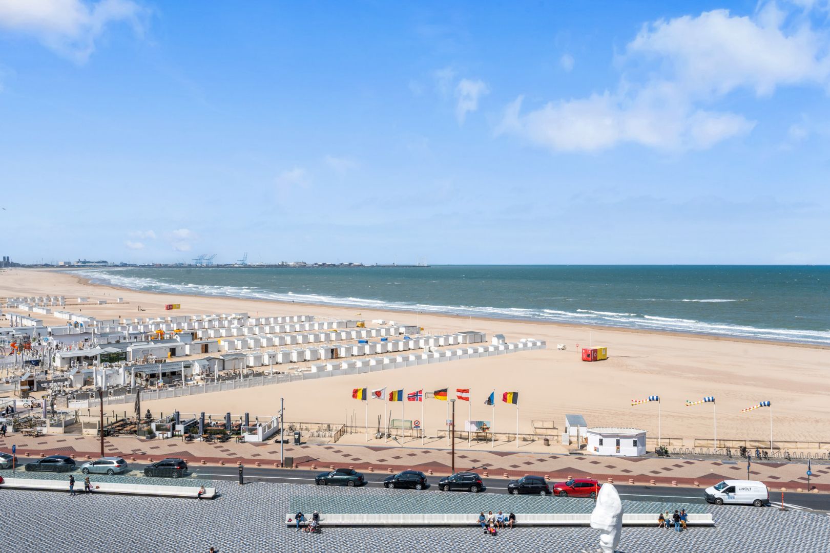 Uitzonderlijk hoekappartement met zeezicht foto 4