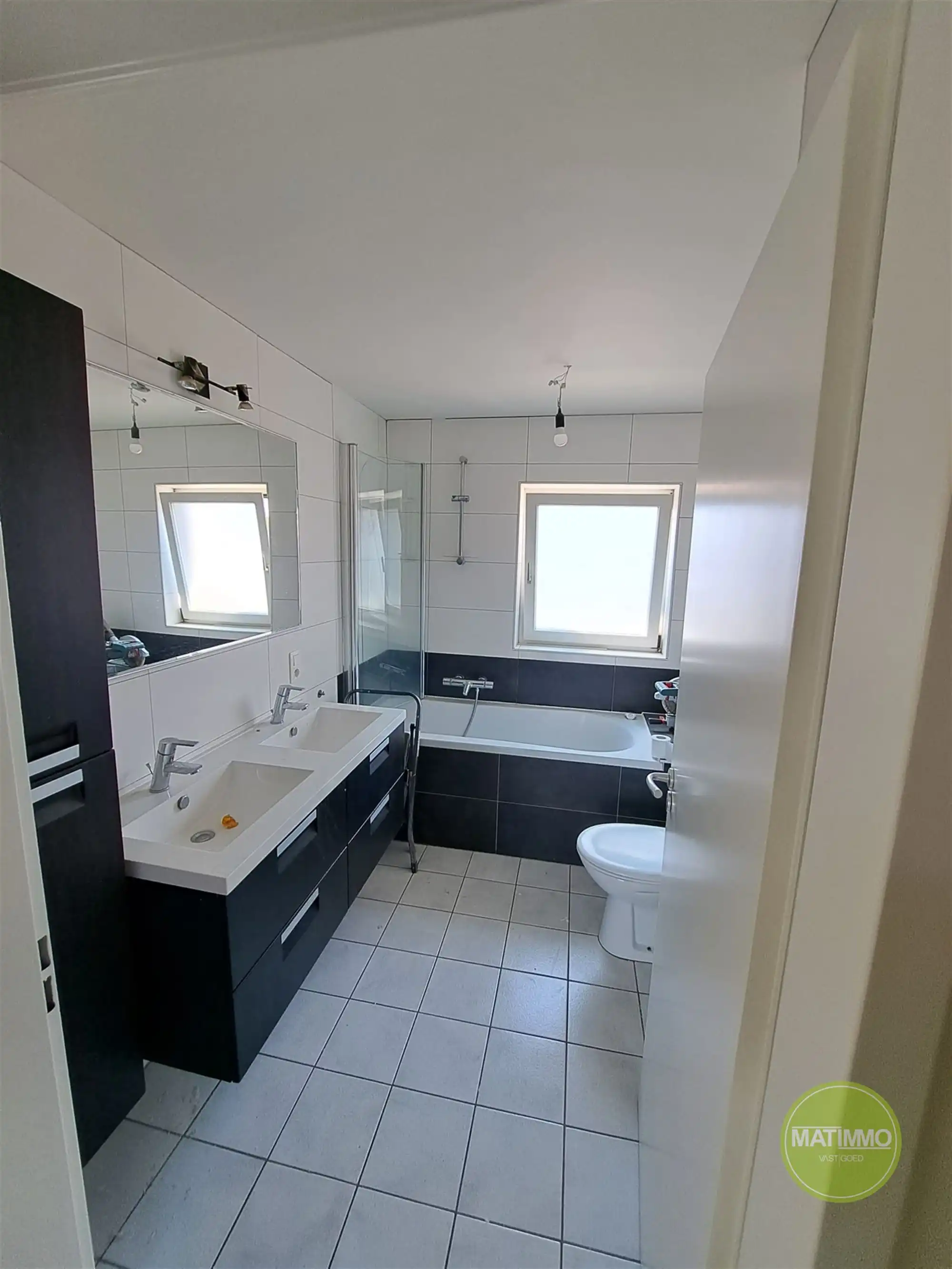 Duplex appartement met 2 slaapkamers en ruim terras te Mol. foto 10