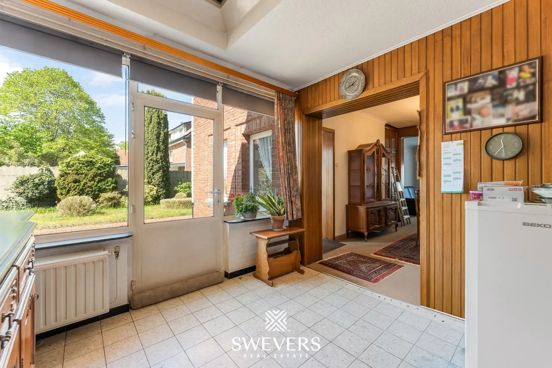 Te renoveren woning met grote tuin en 5 slaapkamers in Genk foto 13