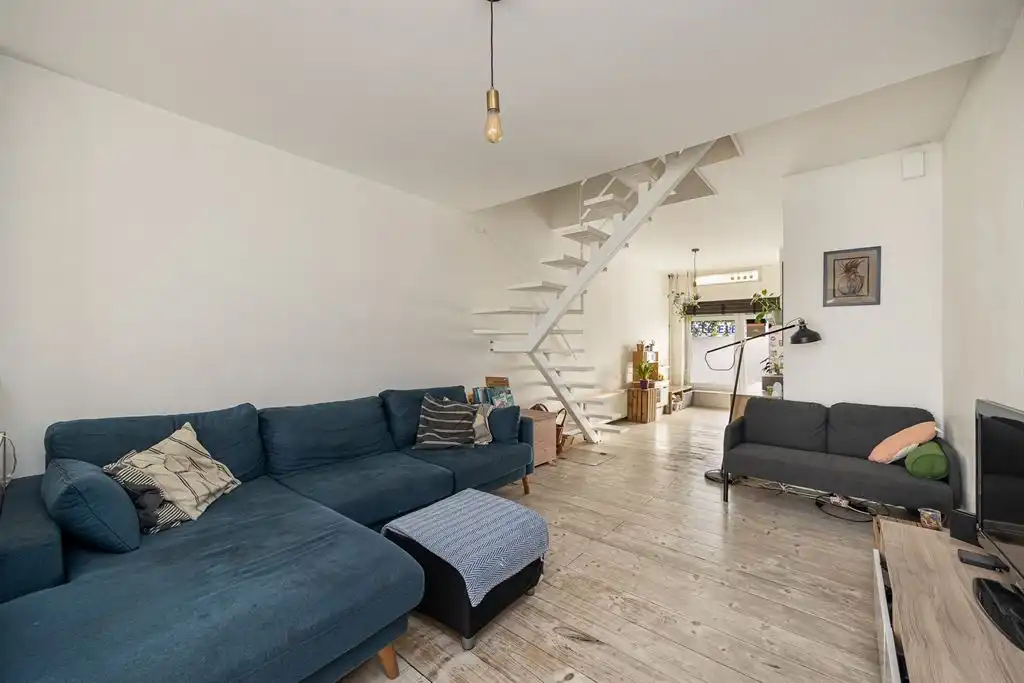 Instapklare woning met groene tuin foto 11