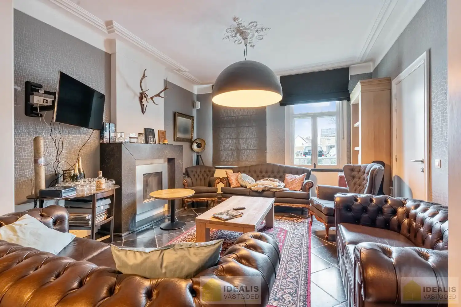 IDEALIS VASTGOED - “Het Brouwershof”, een prachtig pand met een rijke geschiedenis gelegen op het Itterplein op een unieke locatie!! Dit handelspand, een voormalige brasserie, omvat maar liefst ca.420m² bruikbare oppervlakte en is momenteel ingericht als horecazaak met een ruime brasserie met knappe bar, aansluitend volledig uitgeruste keuken, achterliggend een grote feestzaal en een ruim afgesloten terras met overdekte lounge. Uiterst geschikt voor kandidaten op zoek naar een handelspand met verschillende mogelijkheden op een toplocatie midden in hartje Opitter, Bree! foto 18