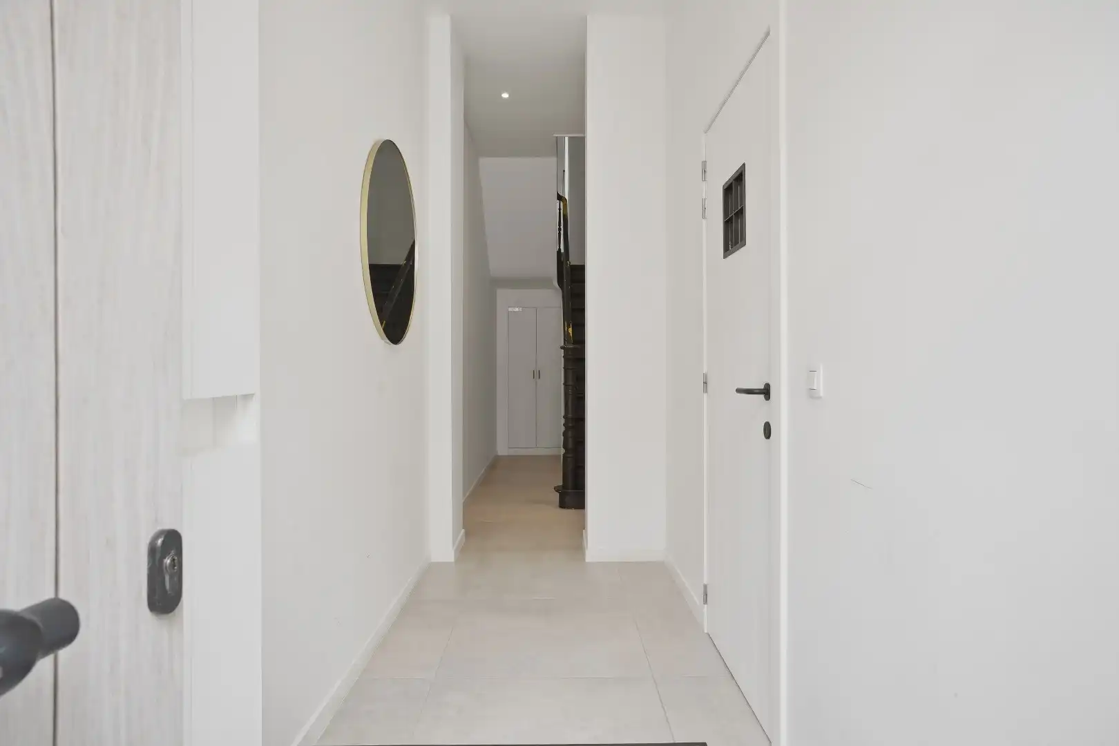 Subliem gerenoveerde herenwoning met 6 slaapkamers inclusief garage in Nieuwpoort-Stad op 135 m². foto 7