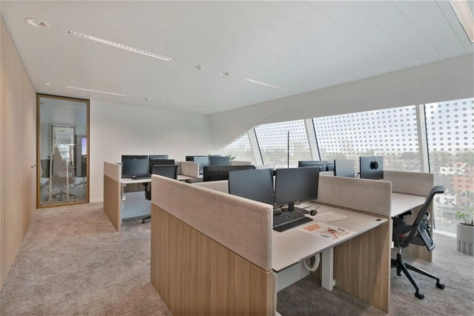 Diamond Building - Ingericht kantoren  foto 13