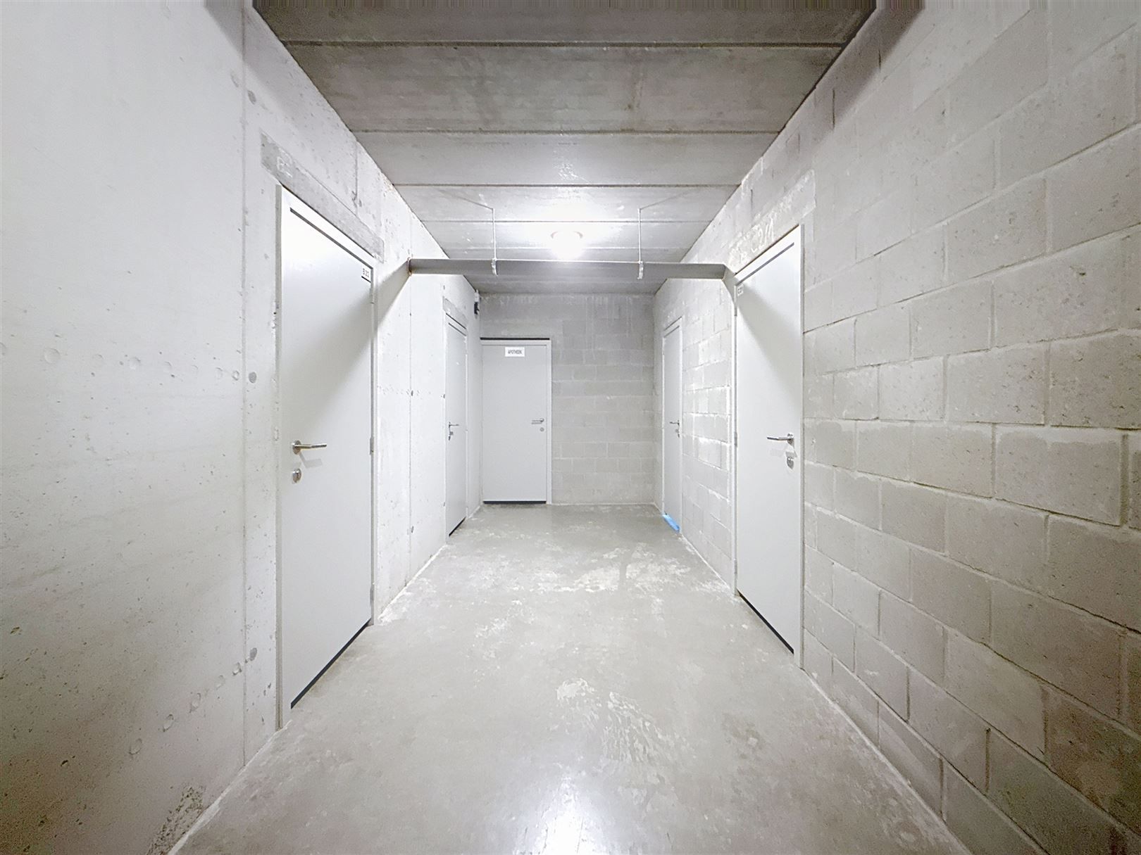 Mooi app, 3 slpks, terras, kelder en parking foto 28