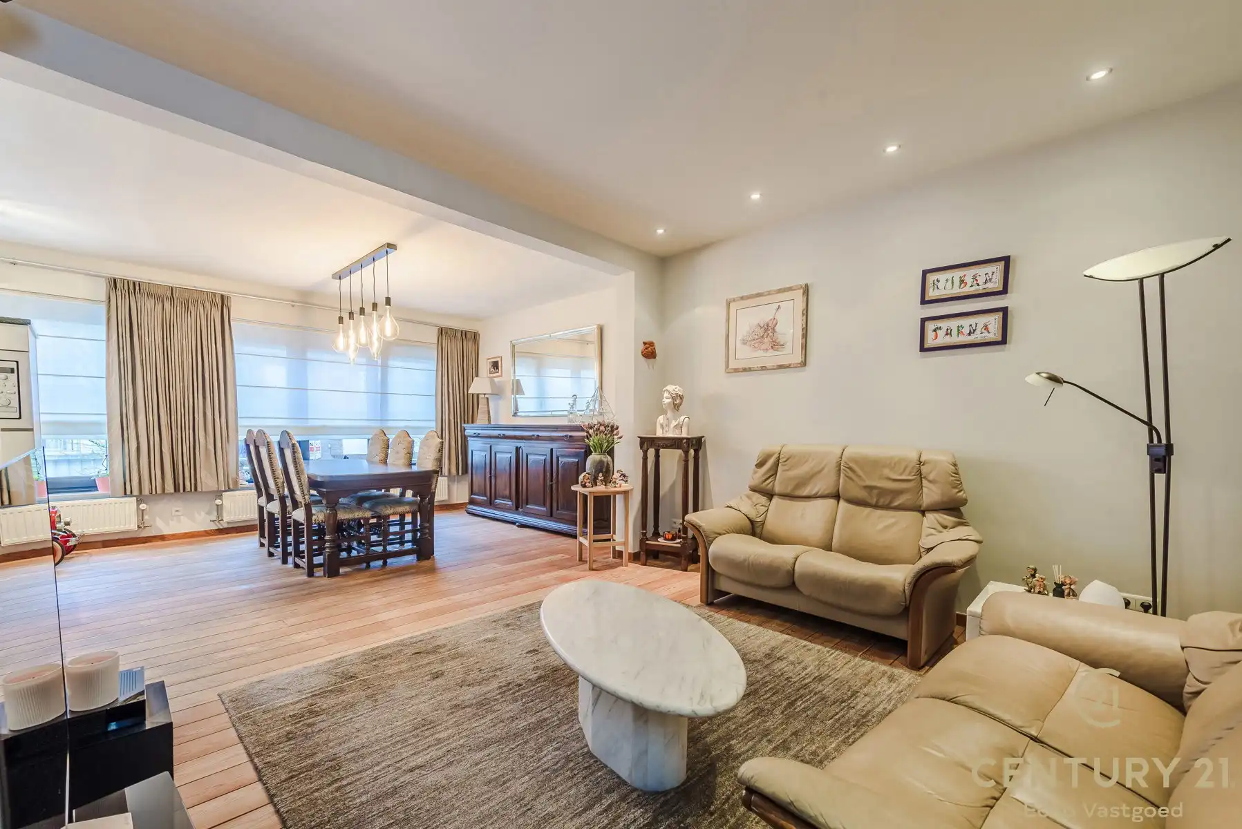 Handelszaak met gerenoveerde woonst op topligging  foto 12