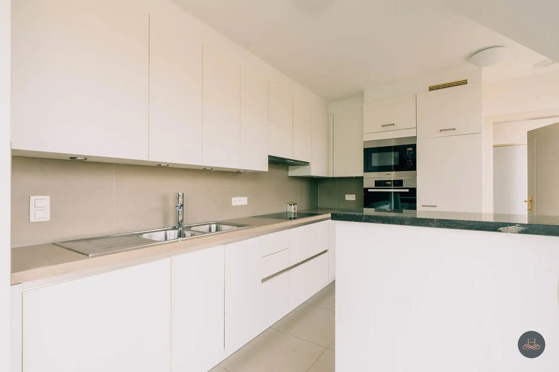 Klassevolle penthouse met enorm terras en garagebox te Putte foto 7