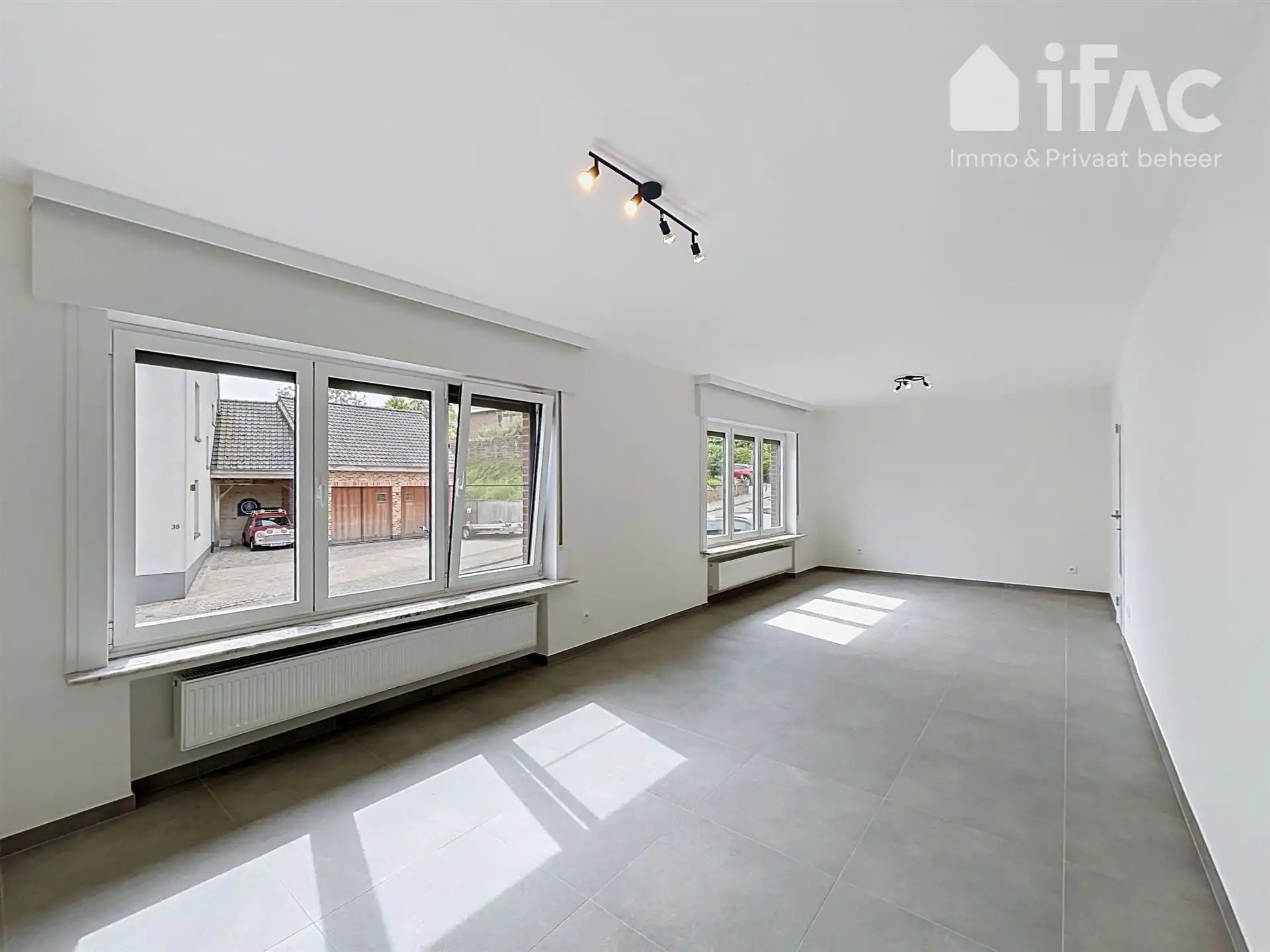 Gerenoveerde woning met 2 slaapkamers en grote tuin foto 10