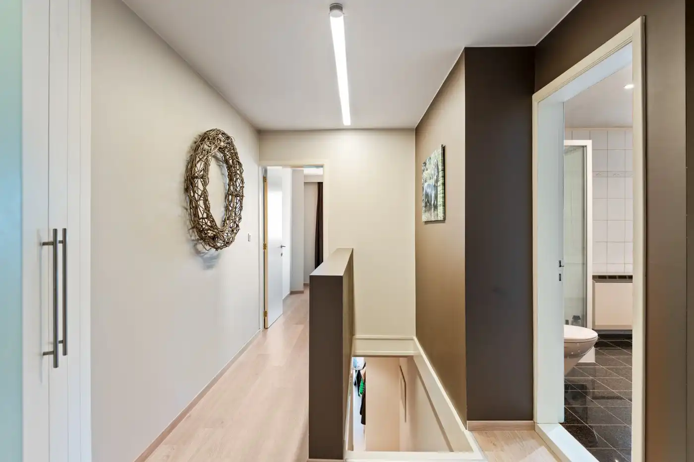 Ruime woning met commerciële ruimte, 2 slpk. en tuin foto 15