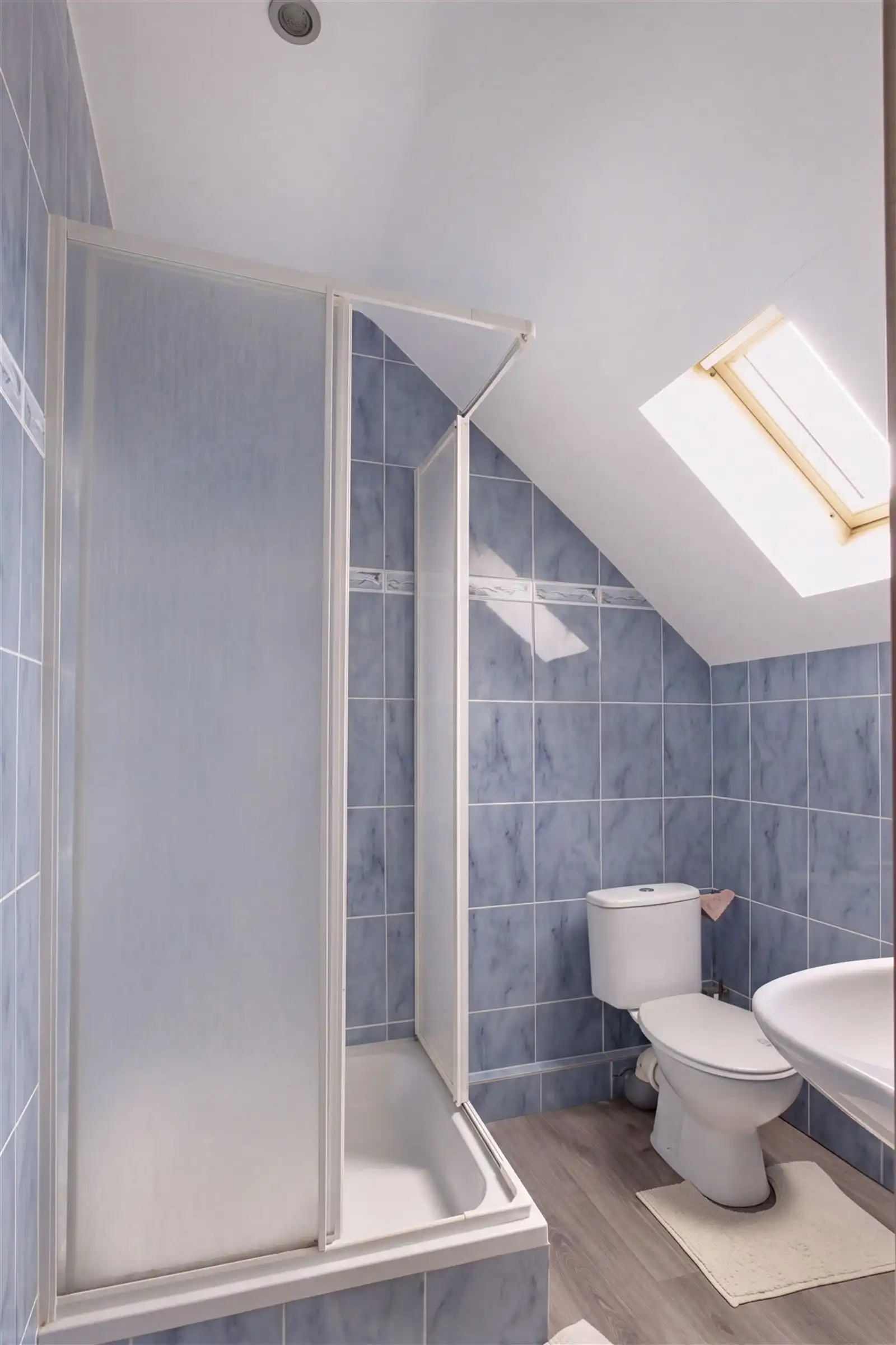 Instapklare woning met ruime tuin op topligging in Aalst foto 8