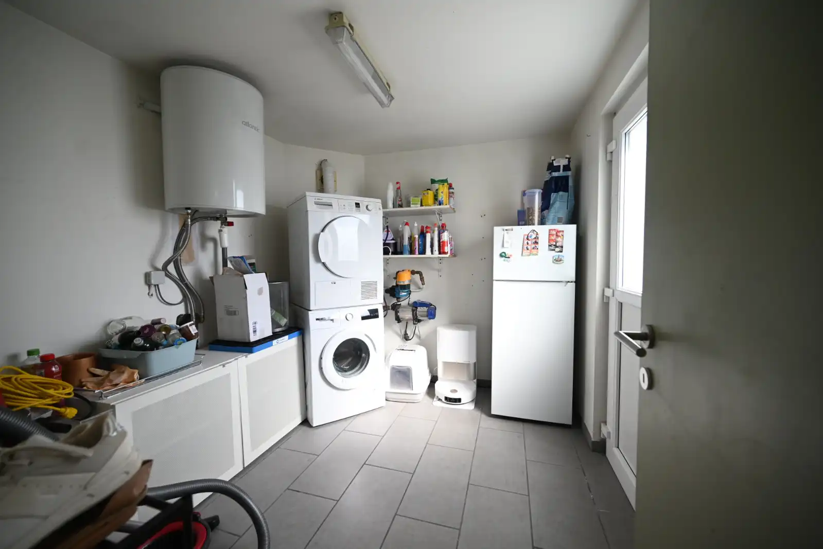 Ruime woning met 3 slaapkamers en carport foto 7
