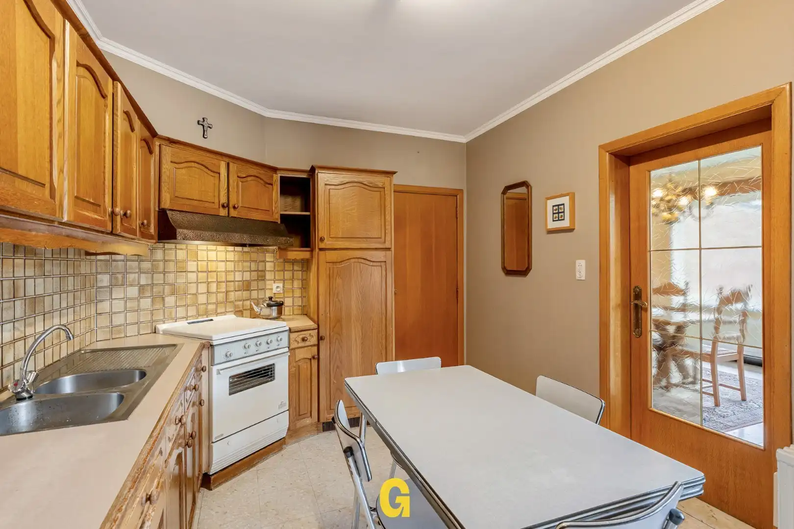 *** IN OPTIE *** Te renoveren halfvrijstaande woning met 3 slaapkamers en bijzonder ruime tuin op 14a 39ca foto 11