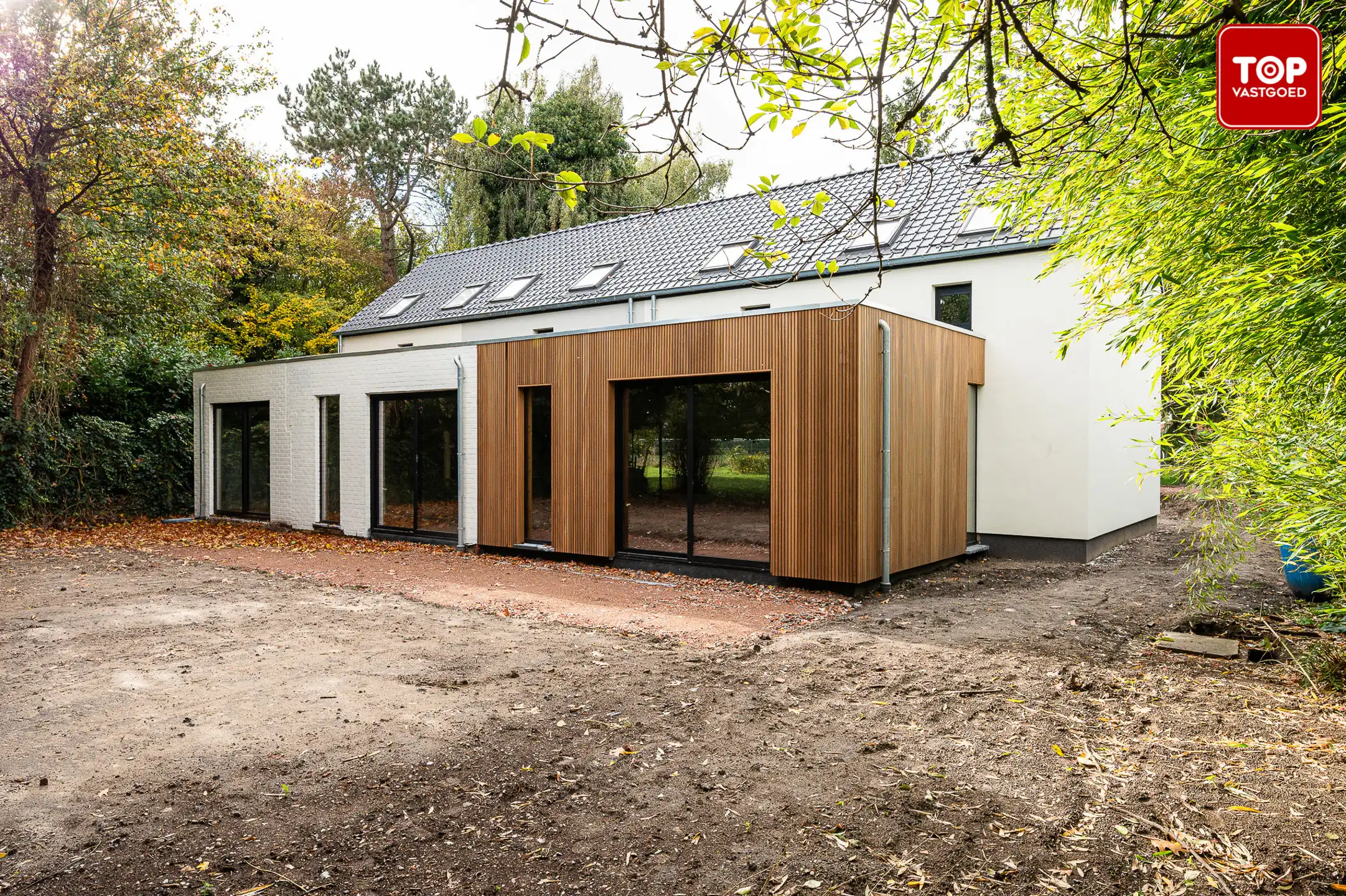 Gesloten bebouwing op een rustige locatie foto 4