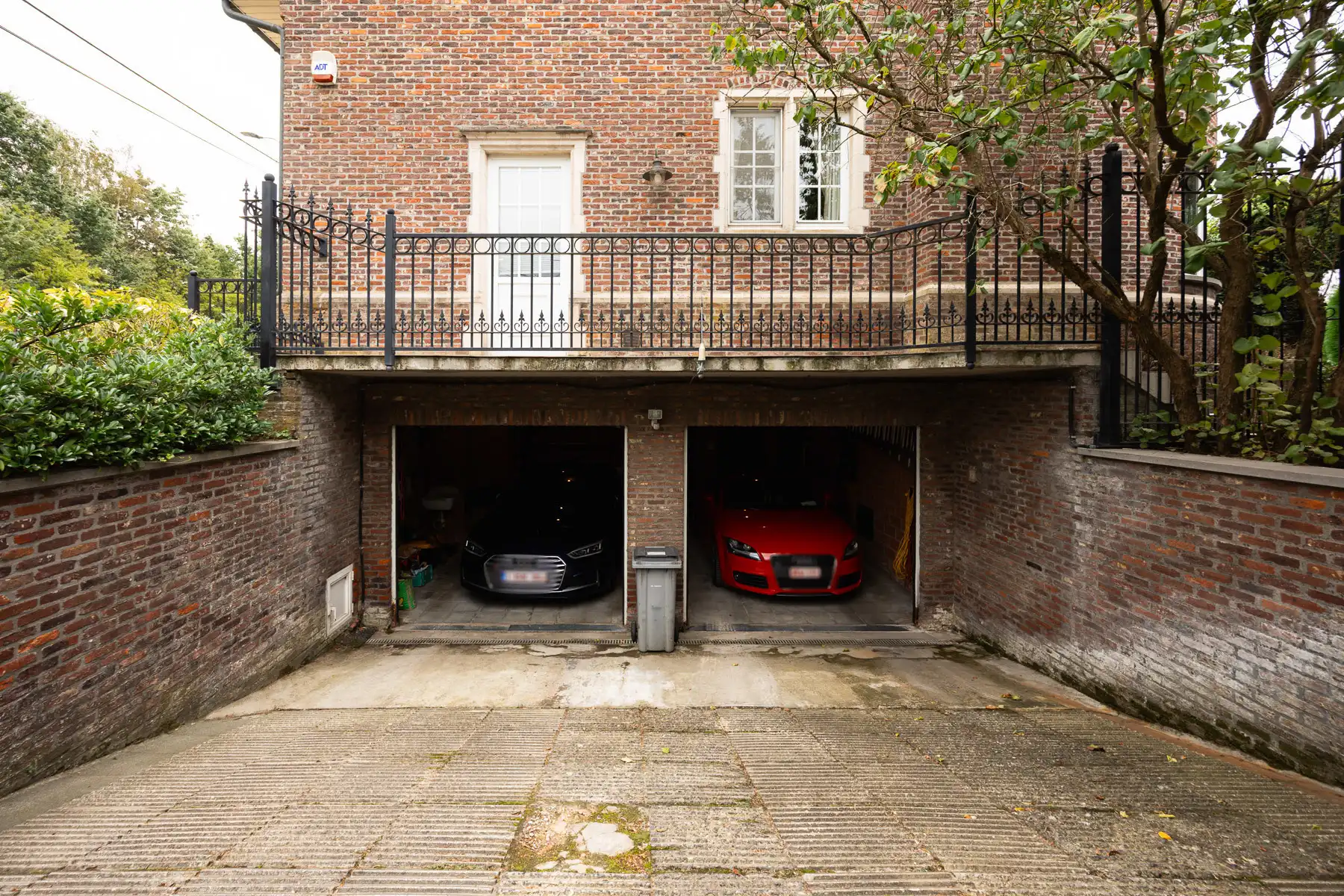 Statige villa met uitzonderlijk veel ruimte en potentieel  foto 27