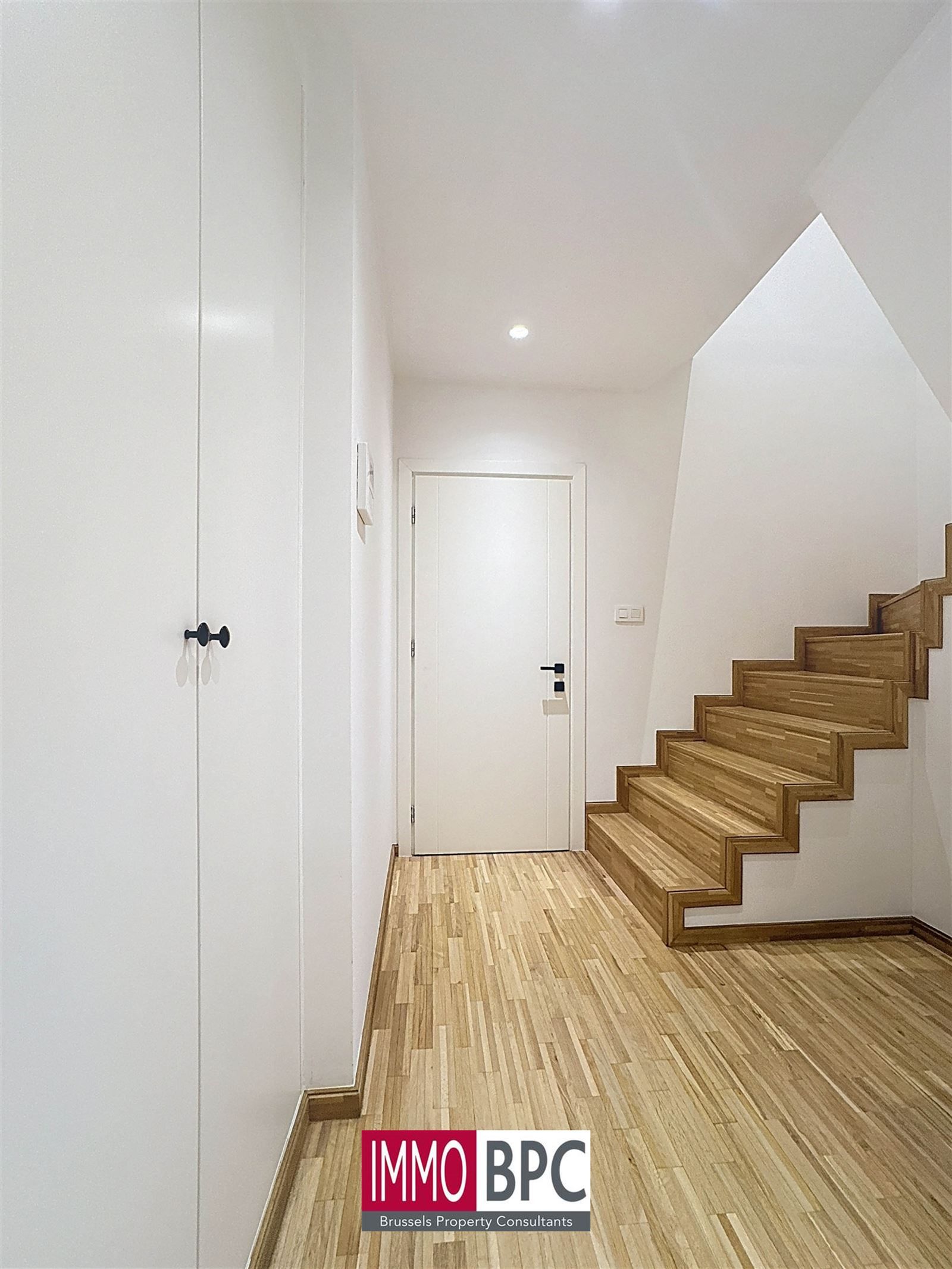 UITZONDERLIJKE MODERNE OPBRENGSTEIGENDOM IN GANSHOREN – 595 m² WOONOPPERVLAKTE foto 17