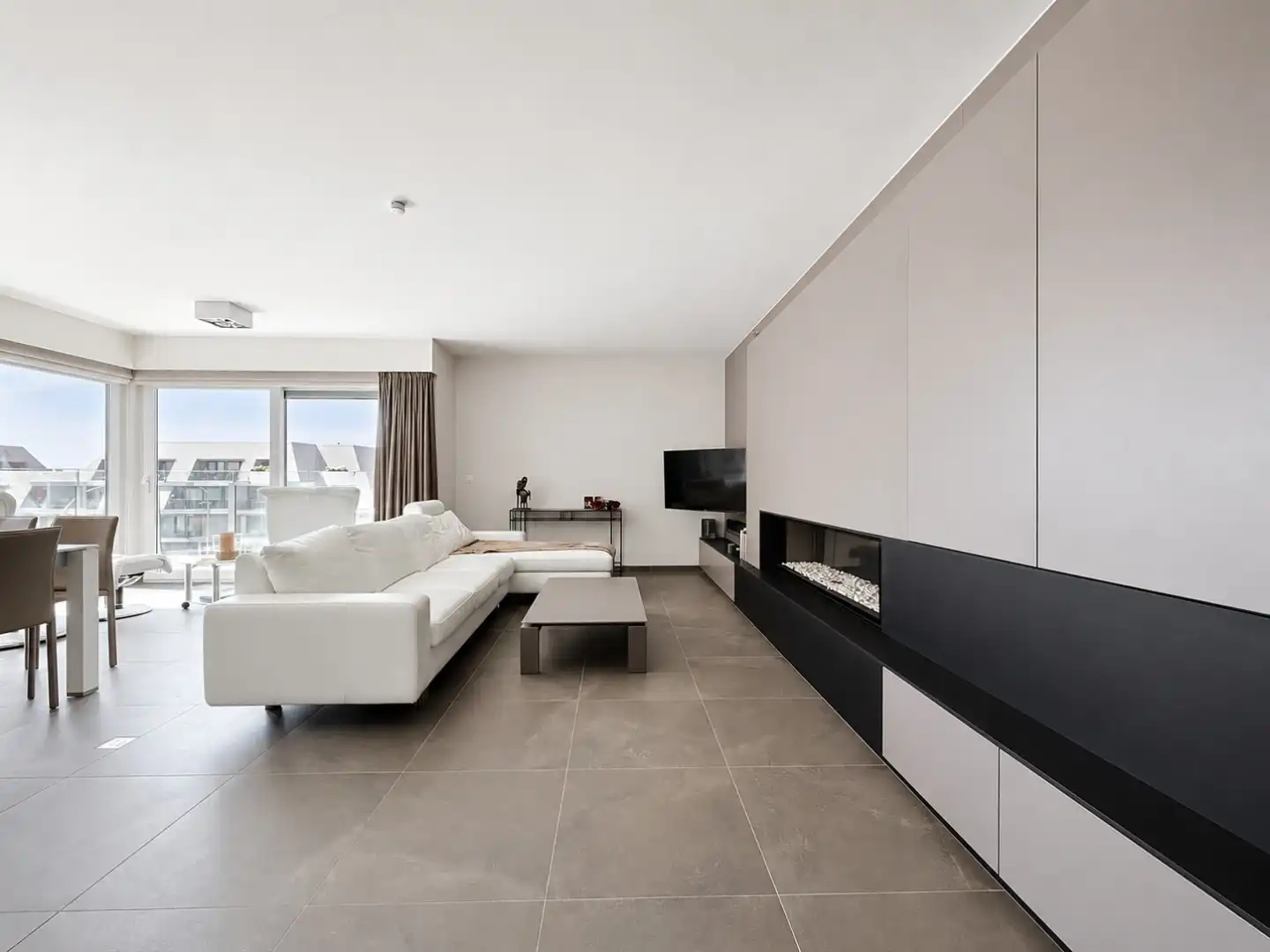 Duplex dakappartement met twee ruime terrassen op toplocatie aan het maritiem park te Nieuwpoort foto 3