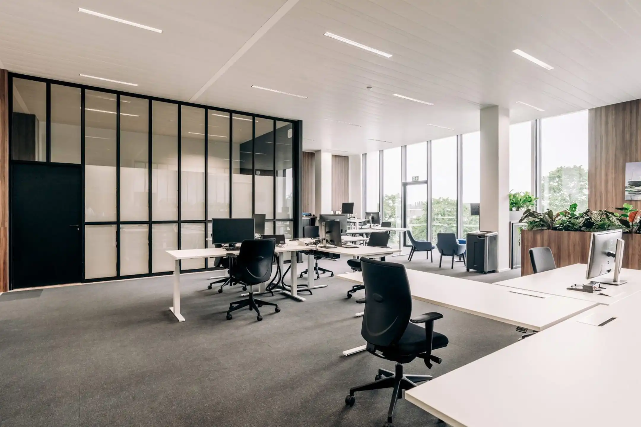 Instapklaar kantoor op 2e verdieping foto 7