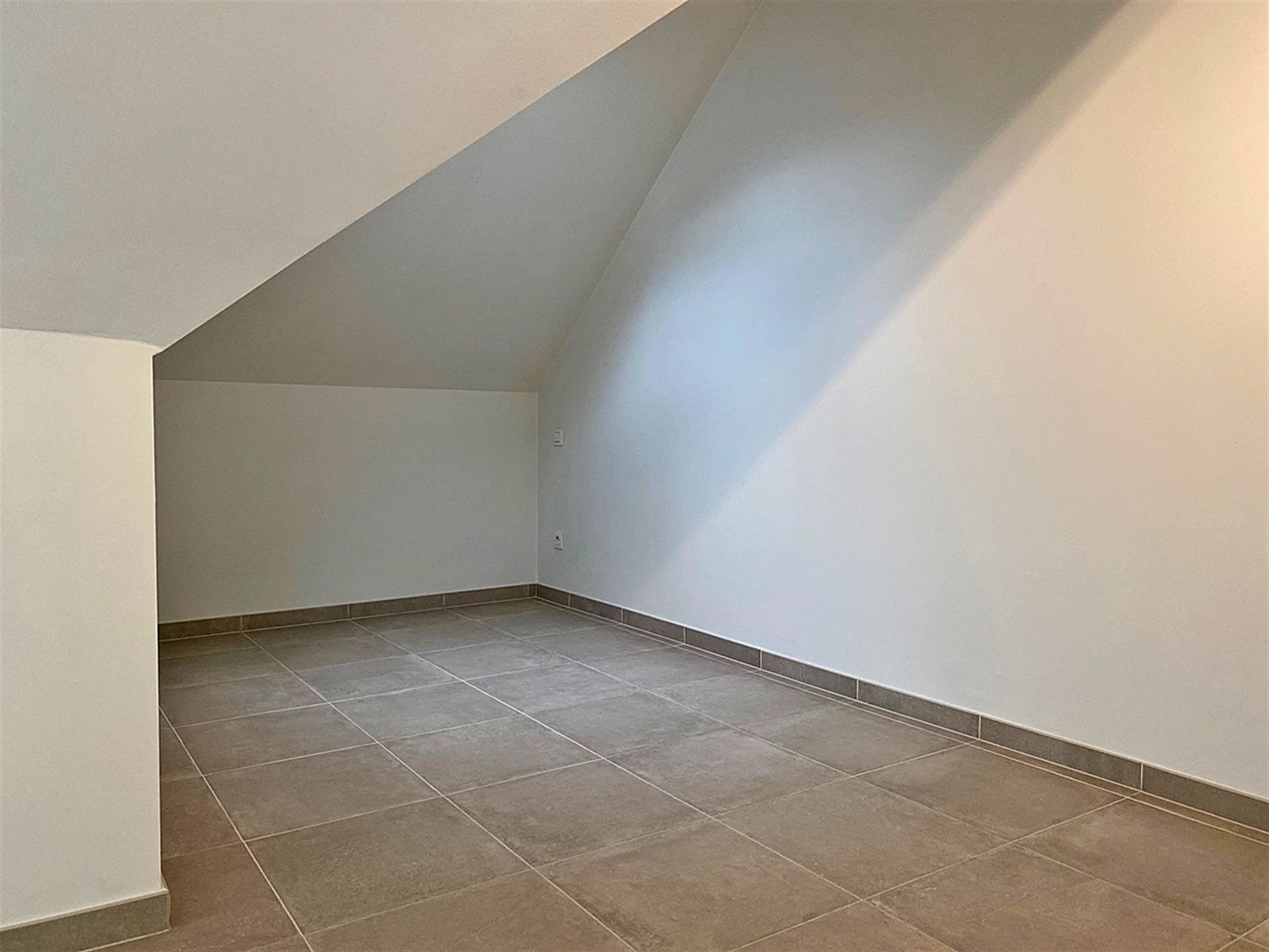Instapklaar APPARTEMENT (duplex) met 3 slaapkamers, terras en garage foto 13