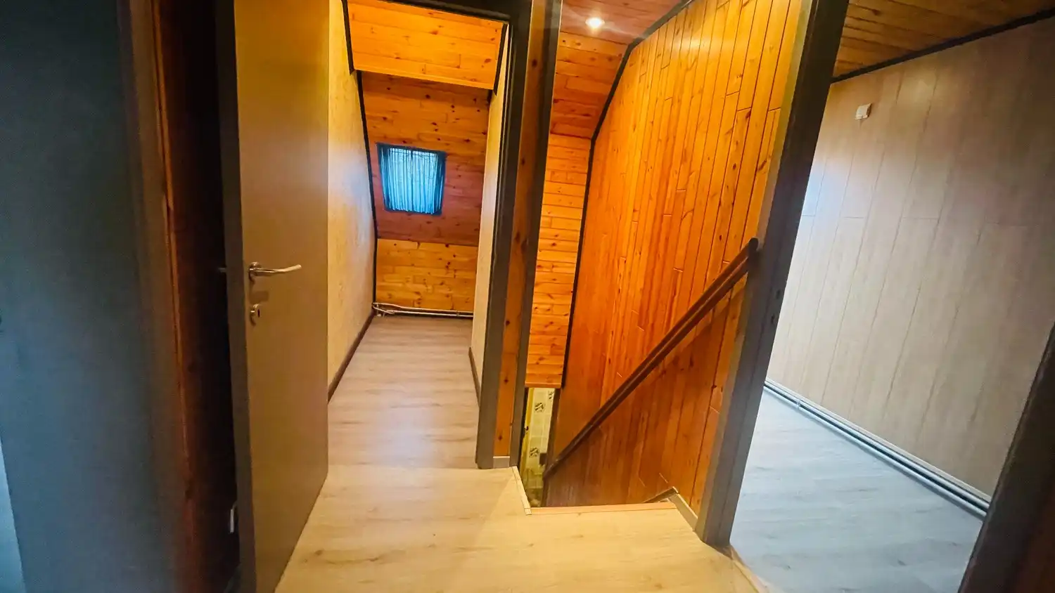 Centraal gelegen woning met 3 slpks, ruime volumes en zonnige buitenruimte foto 5