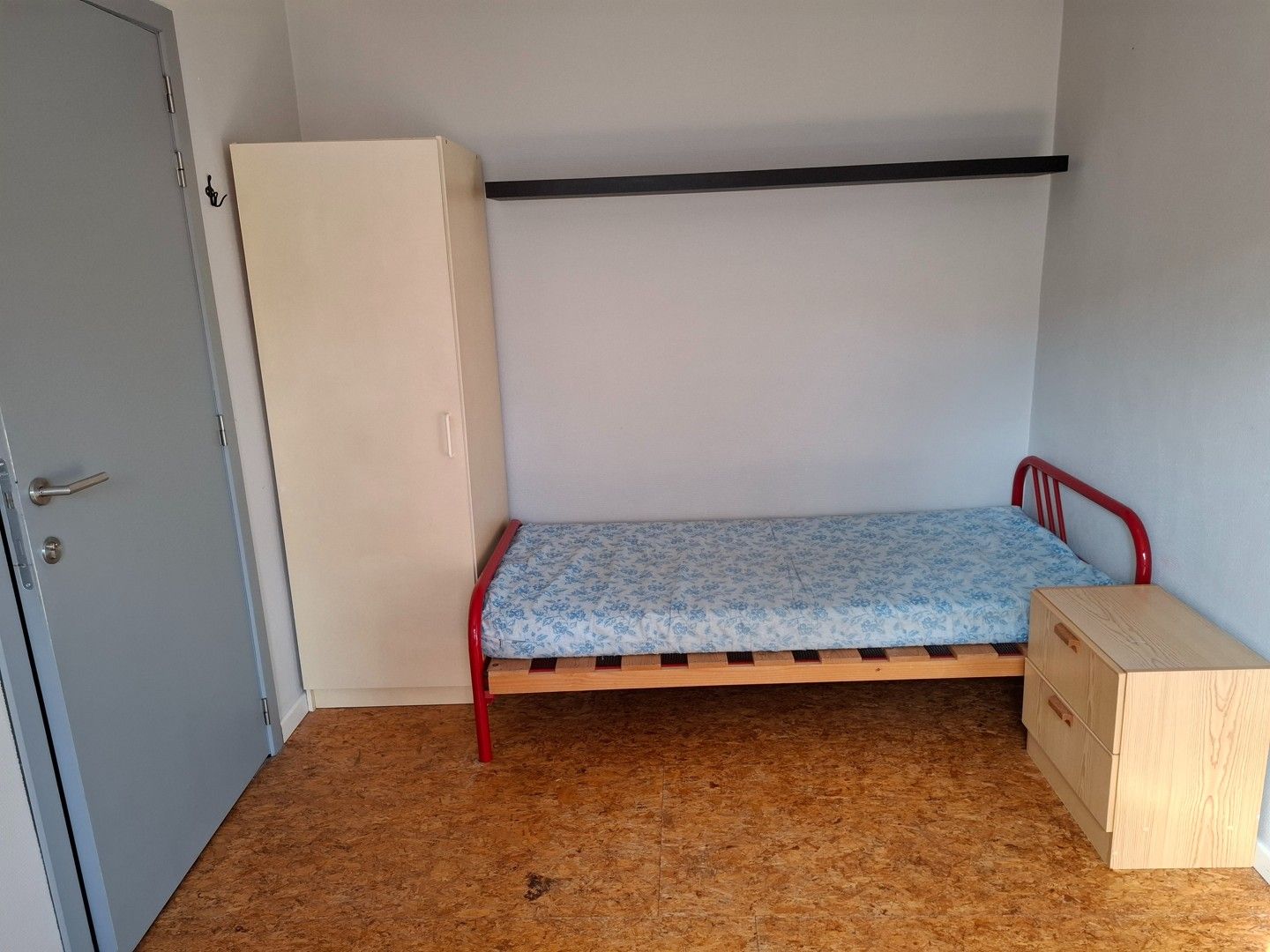 STUDENTENKAMER (geen domicilie mogelijk!) met fietsenstalling op binnenkoer. foto 35