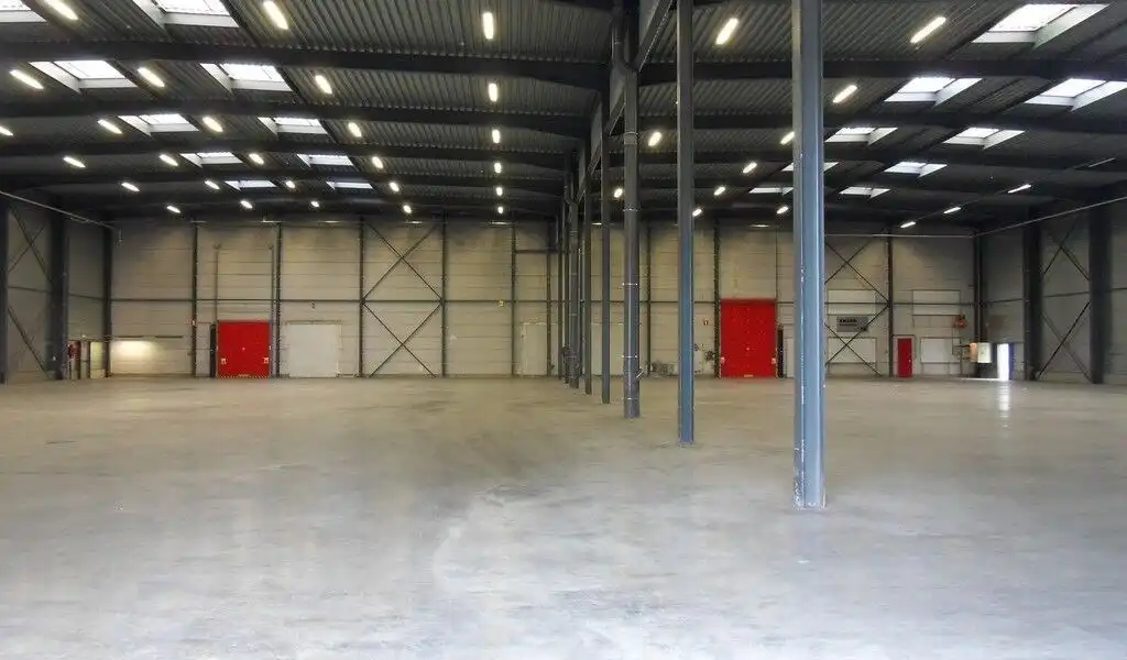 Logistieke loods te huur in Zele foto 7