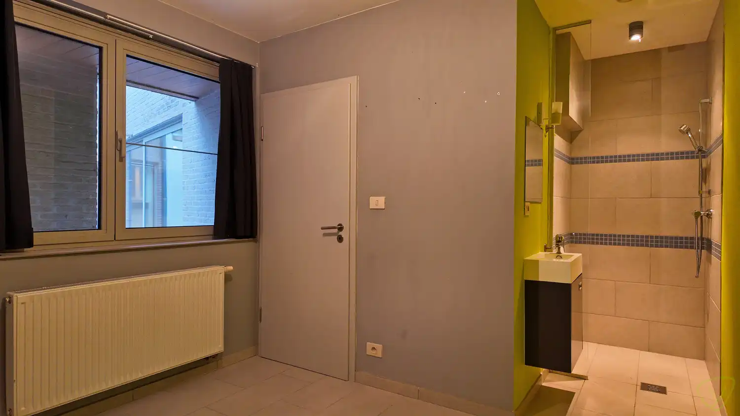 Gezellig duplex appartement nabij het station van Eeklo! foto 12