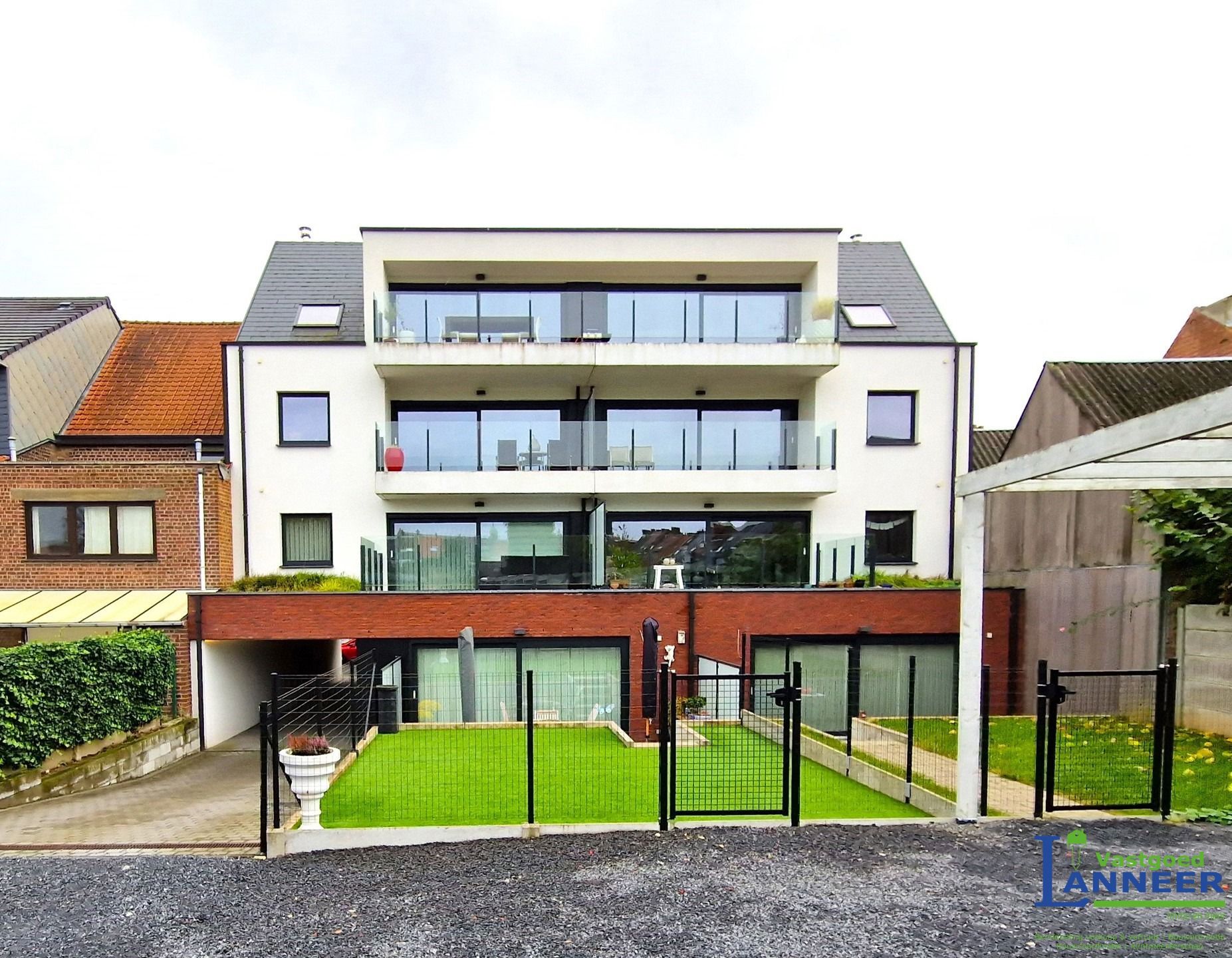 Lichtrijk appartement met 2 slaapkamers en terras foto 2