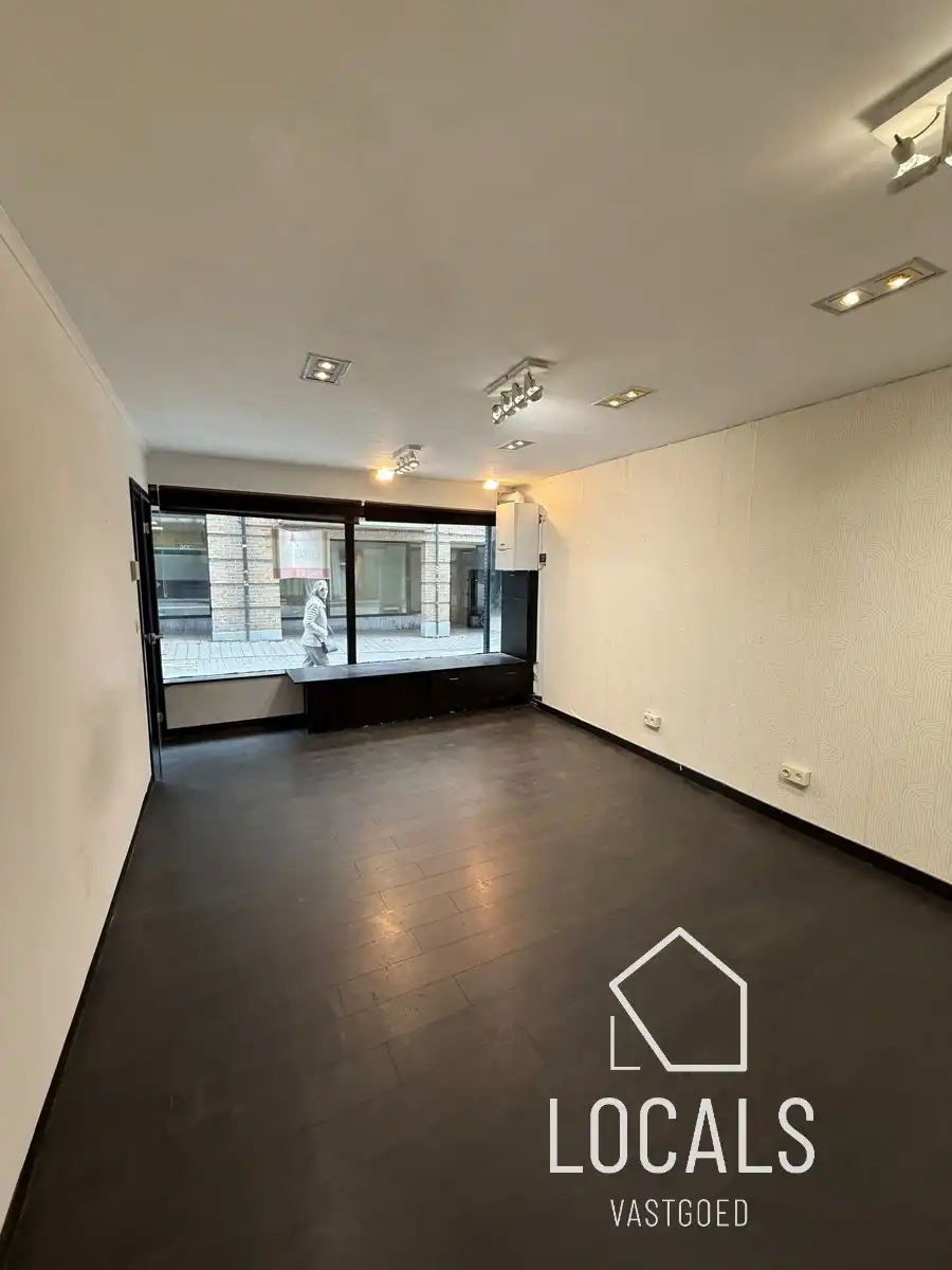 Commercieel pand te huur in centrum Ninove foto 4