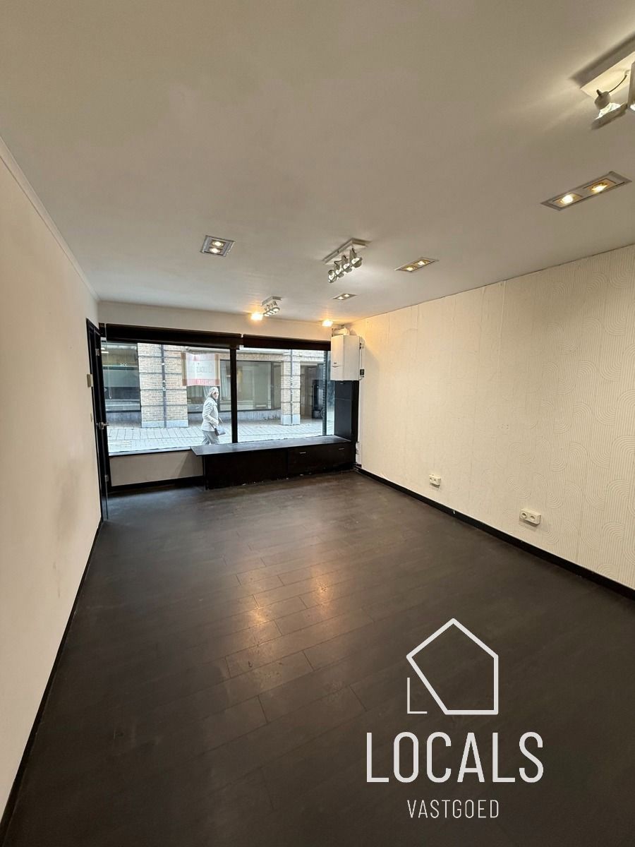 Commercieel pand te huur in centrum Ninove foto 4