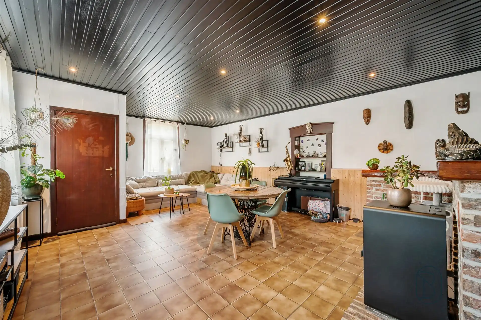 Rustig gelegen gezinswoning met 4 slk, garage en tuin foto 9