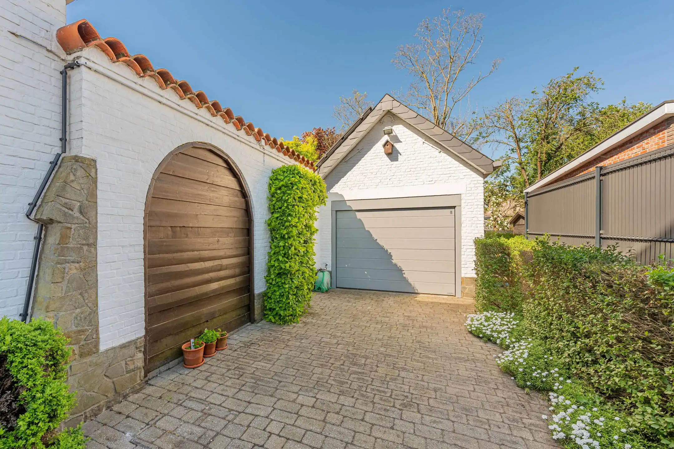 Charmante villa met 4 slaapkamers romantische tuin en garage foto 10