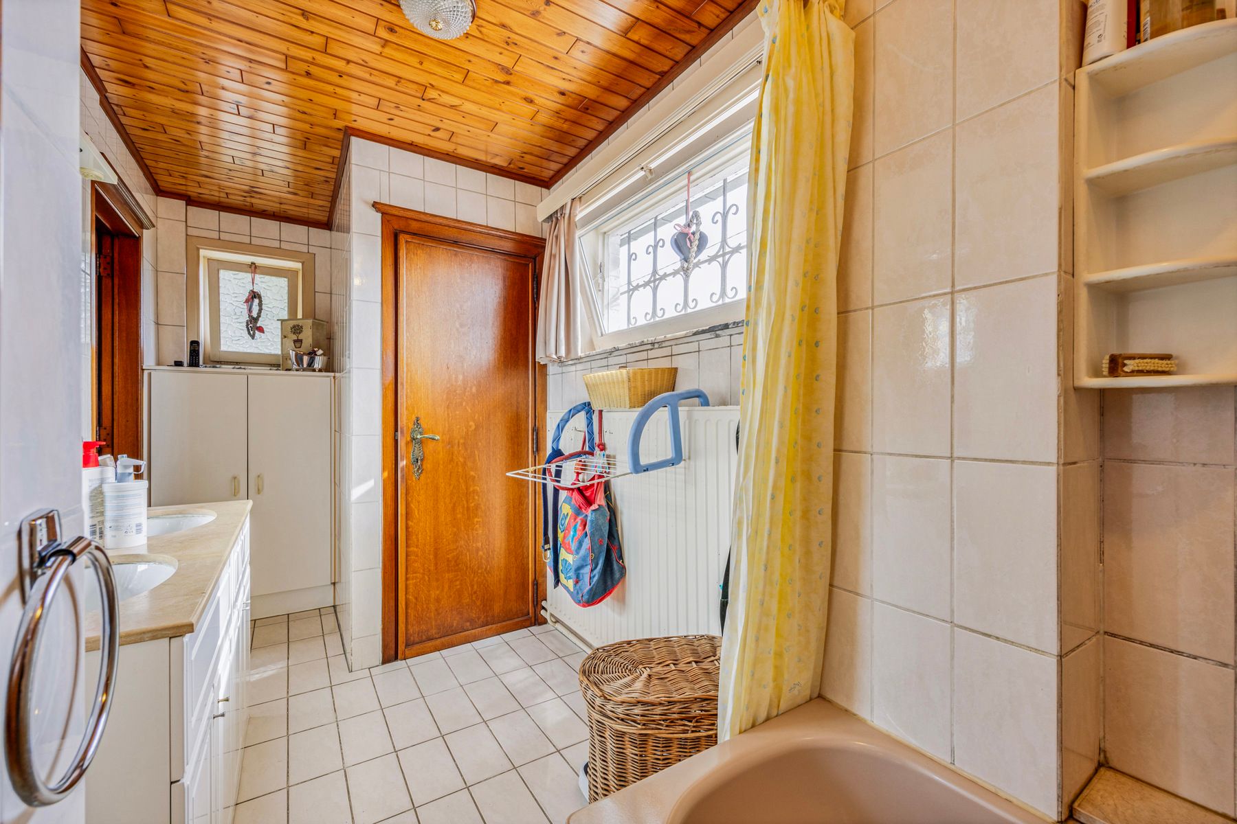 WONING MET 9 KAMERS en 9 BADKAMERS foto 10