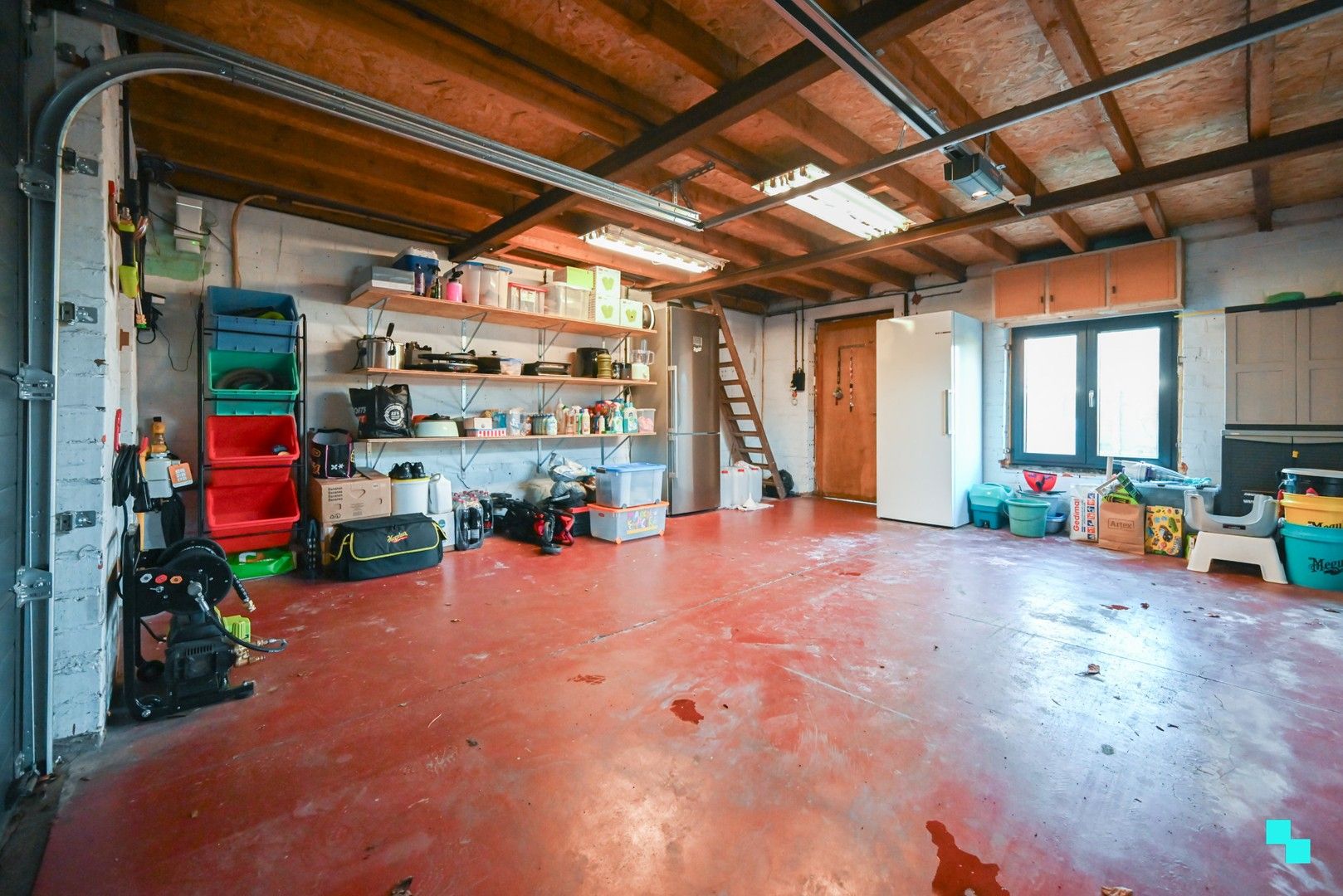 Eéngezinswoning met drie slaapkamers en garage te Izegem foto 17