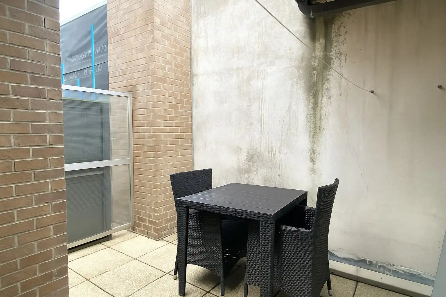 GEZELLIG APPARTEMENT MET 2 SLPKS EN GARAGEBOX | GEZELLIG TERRAS foto 6